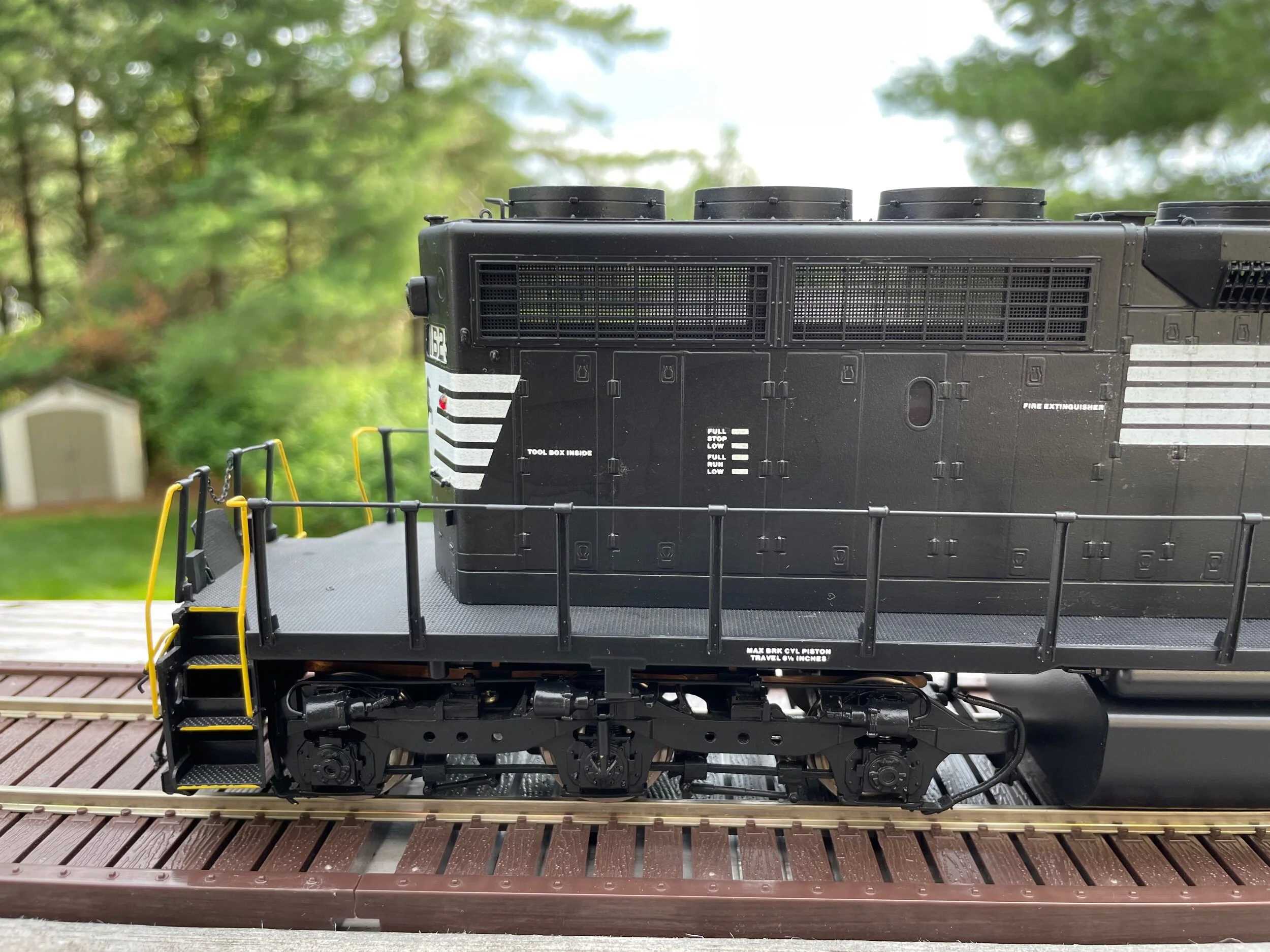 CCB52A4C-F305-46B8-B0CE-4B72AA833F05