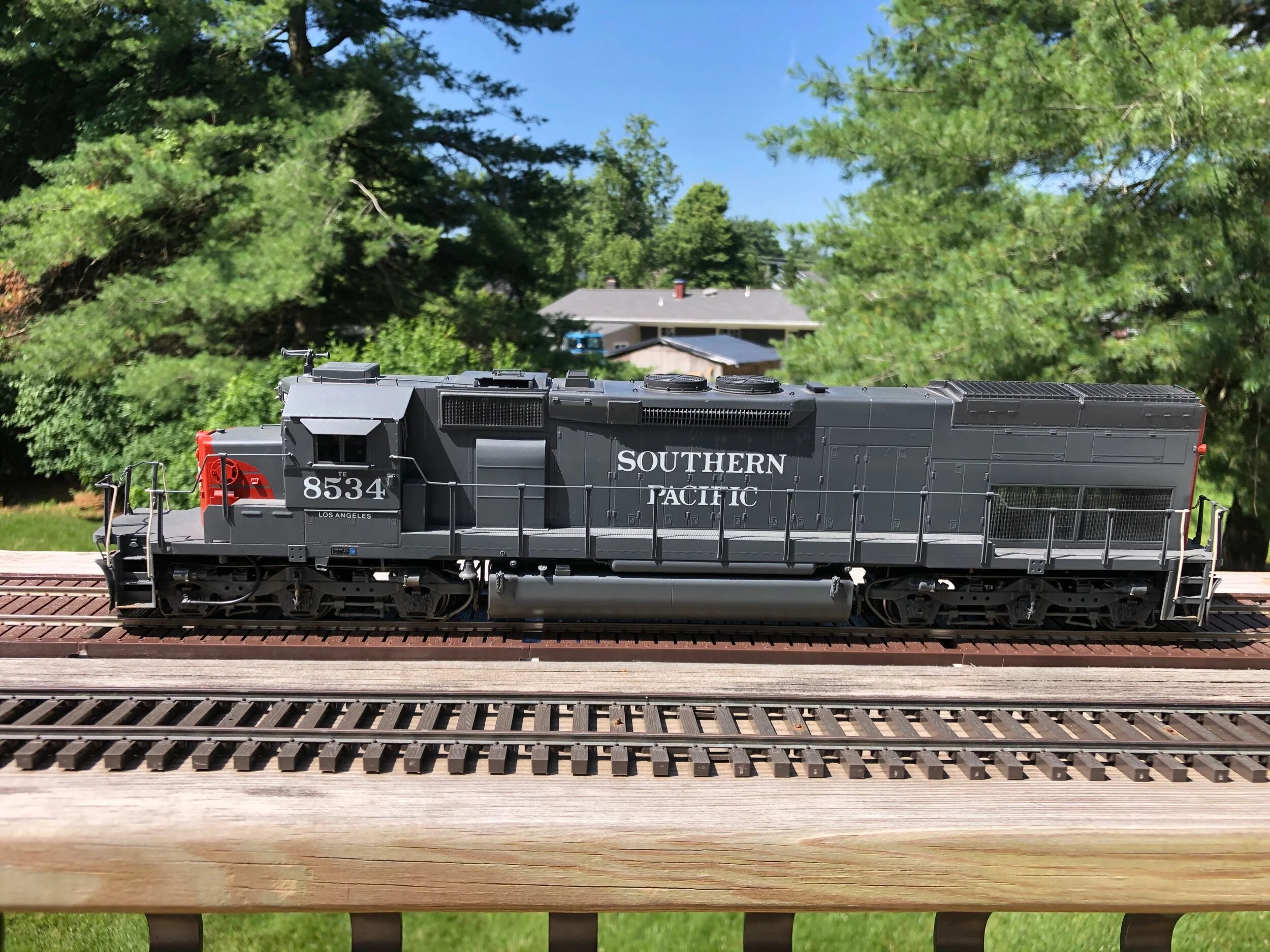 7B56FD66-EFB5-4987-A287-9BE522EB282F