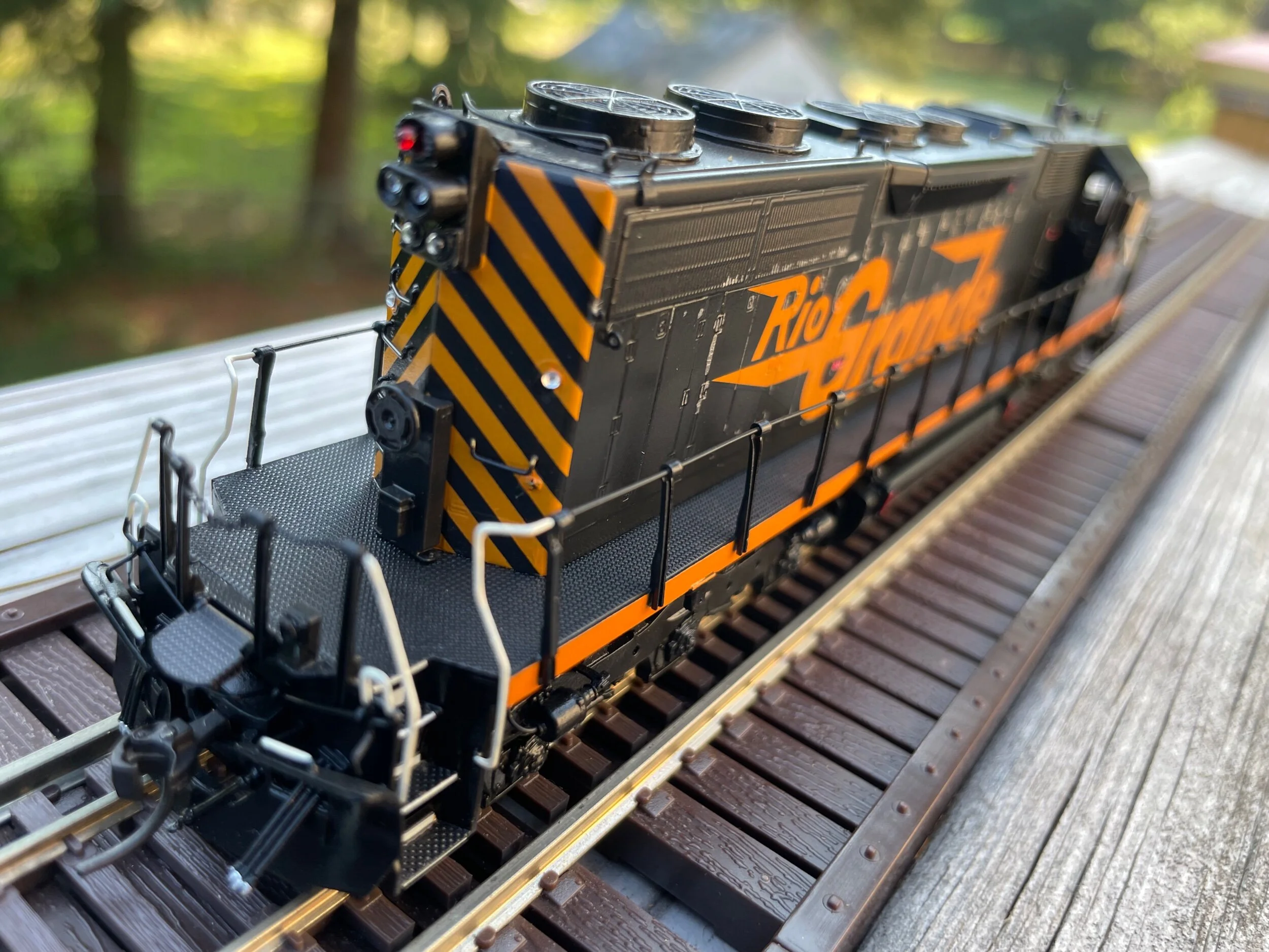 03BE70C2-B144-446F-A9FD-6D19F5589C7B