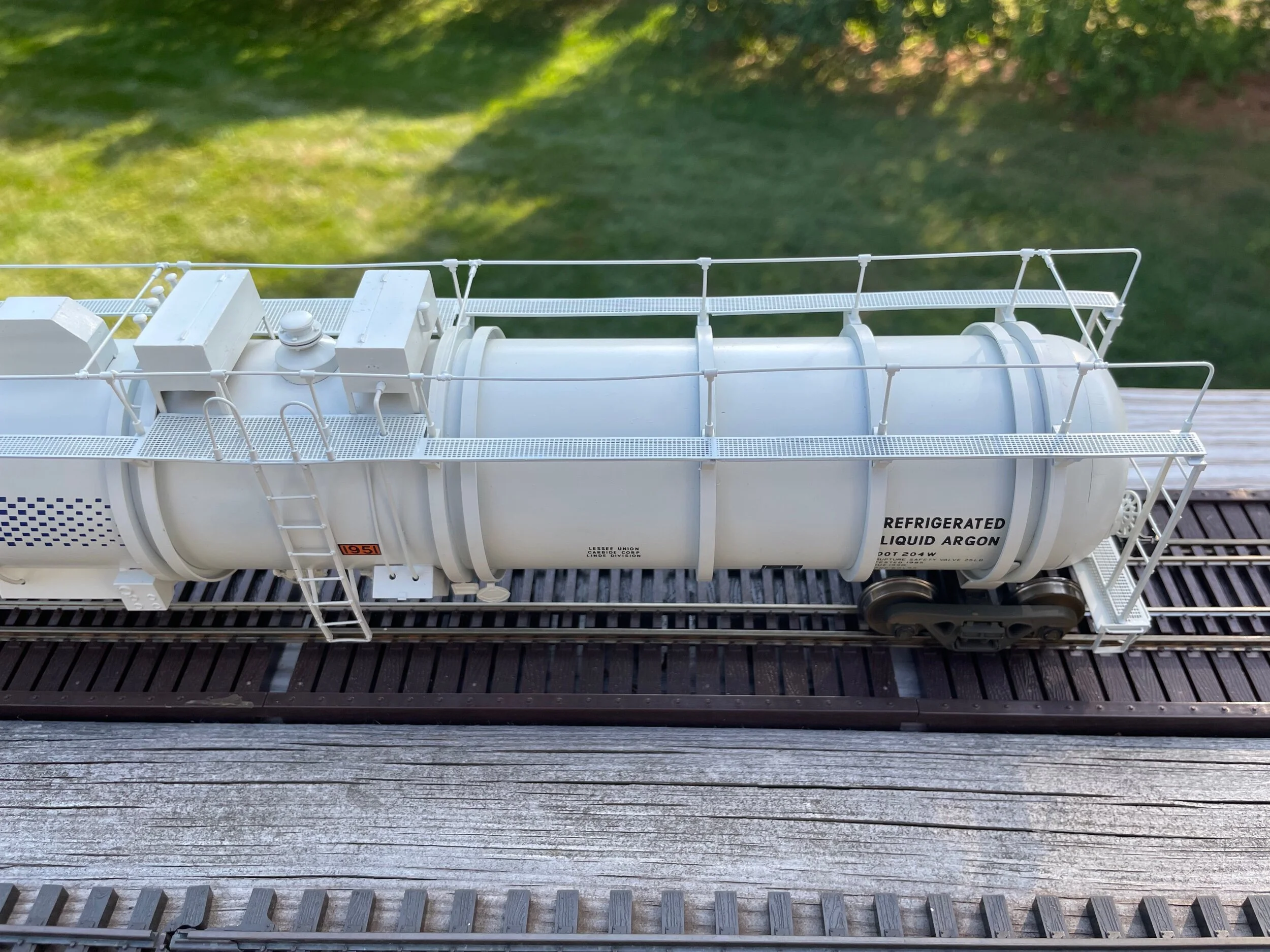 D951B3E9-6FCB-445C-80B3-B5A87EE8867C