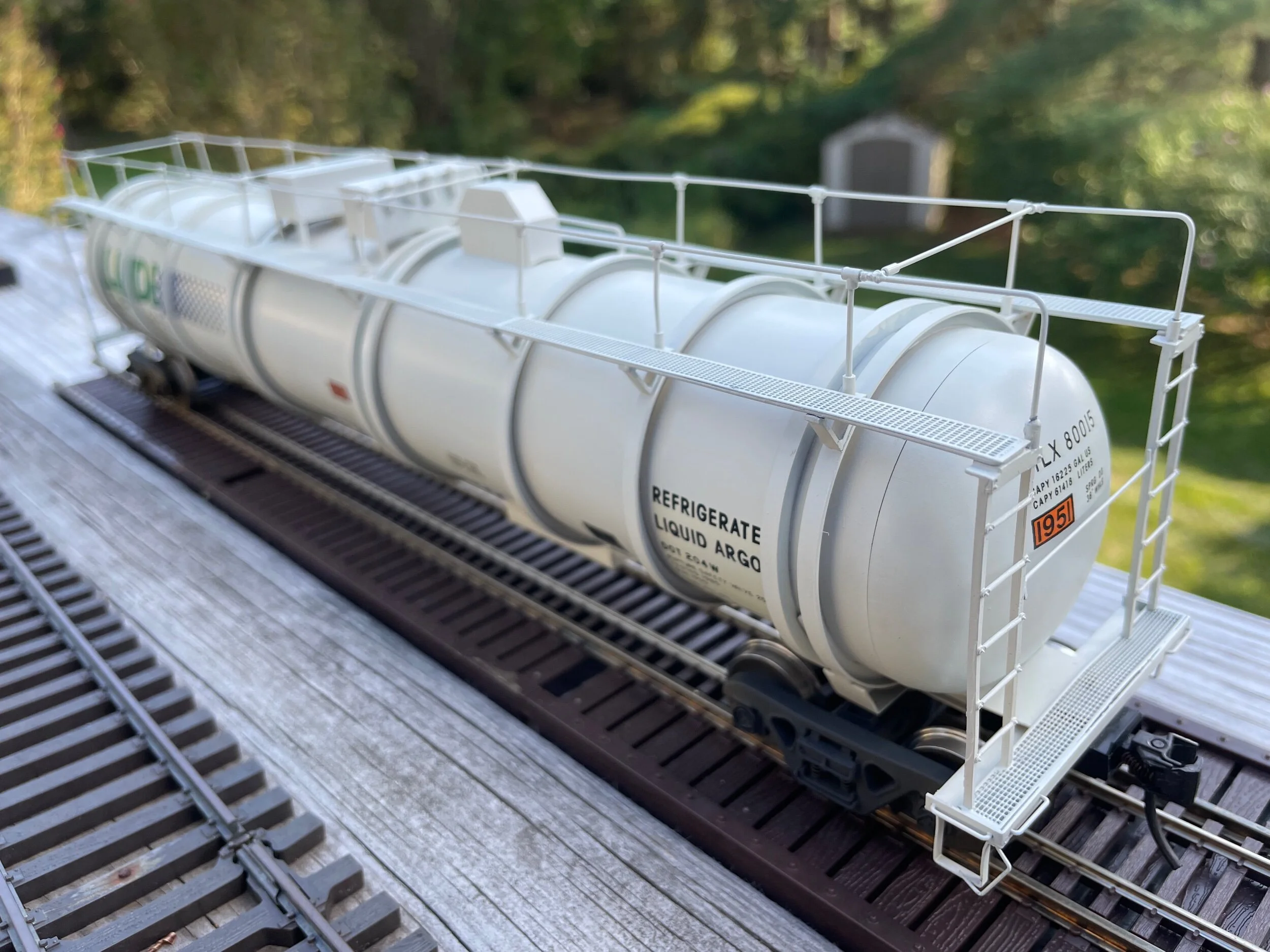 42249D57-F19C-4332-9782-73B9C5C7A0F5