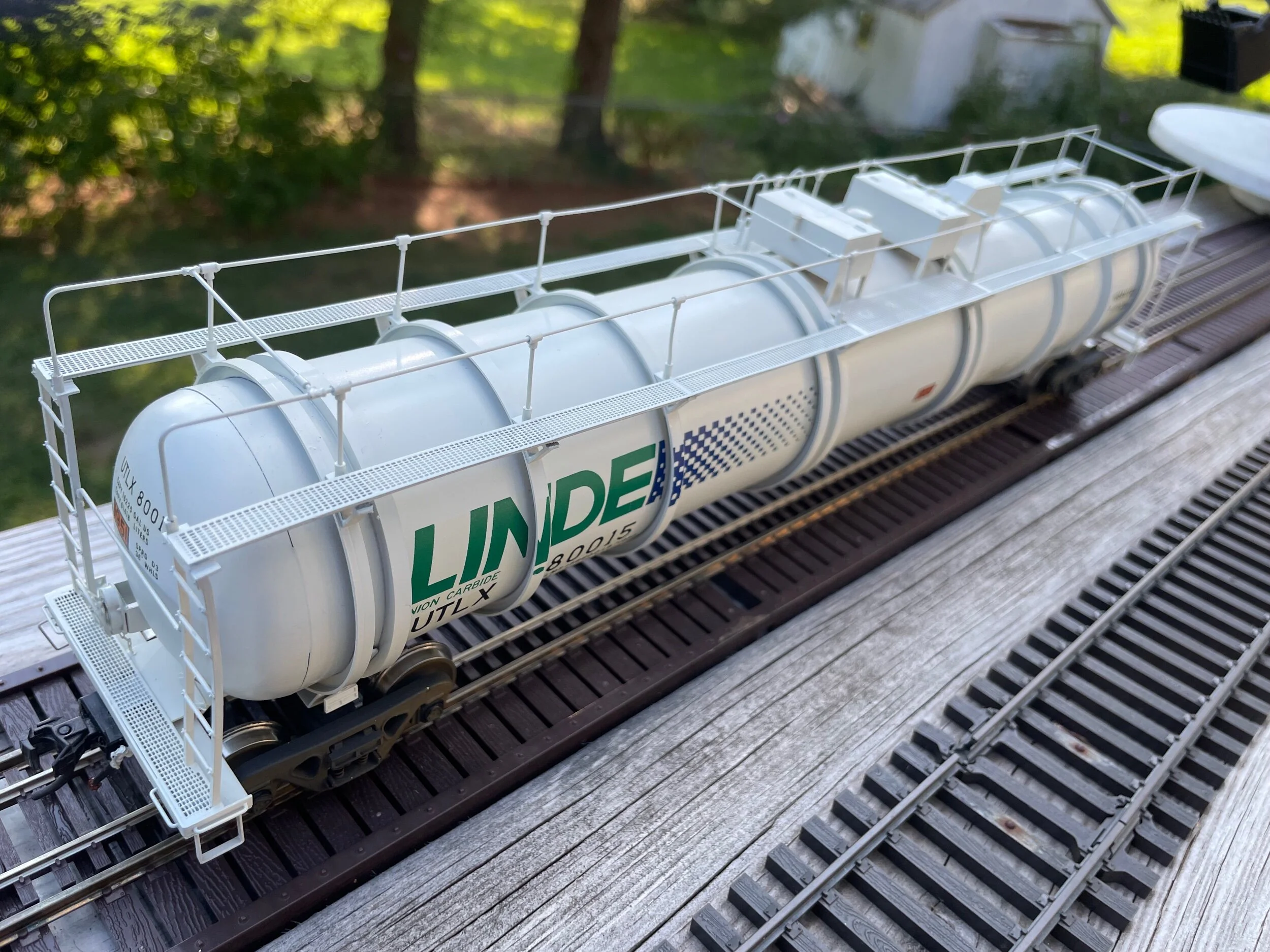 C7F376D9-DFFF-4C3A-BA30-B28AC1A316F4