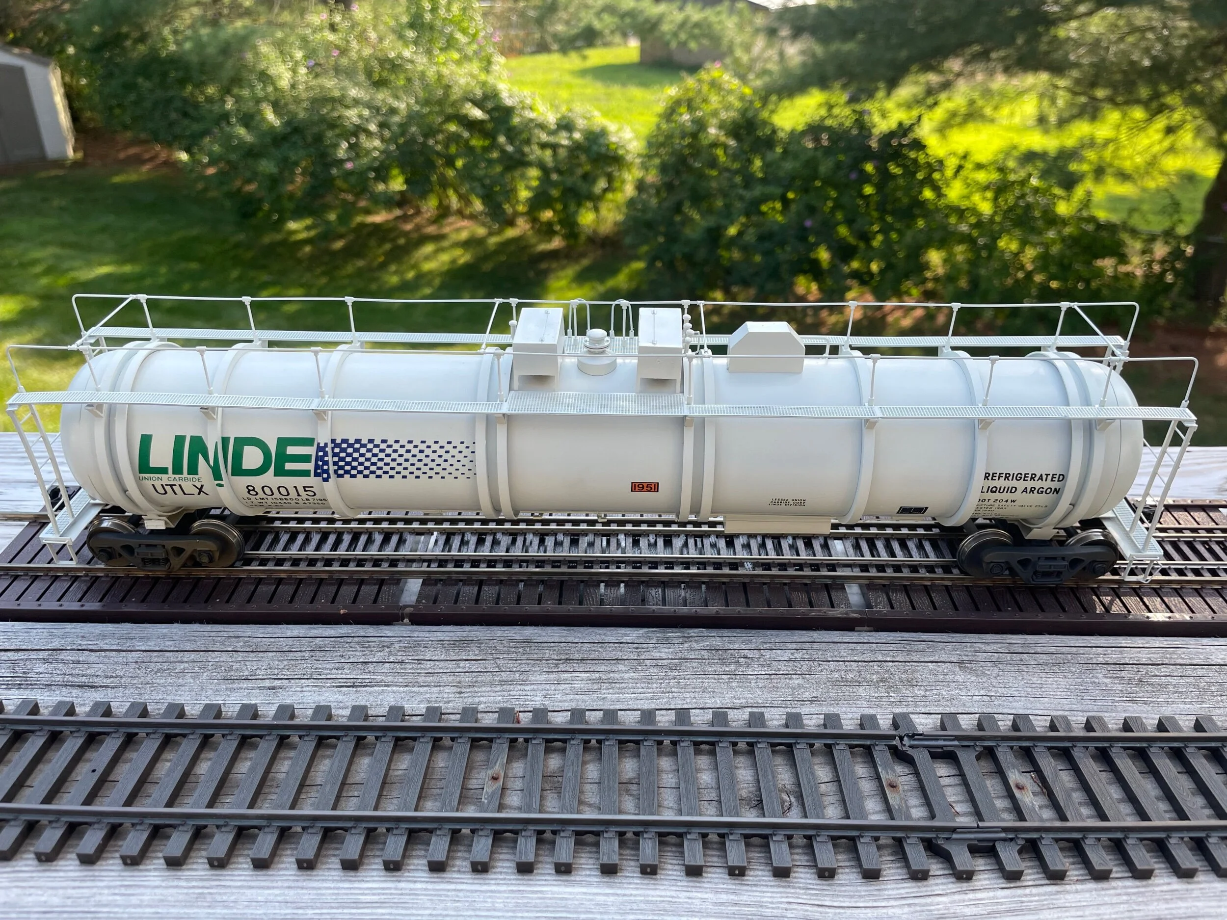 AB25E379-AC90-407F-A04B-C3C1255554A7