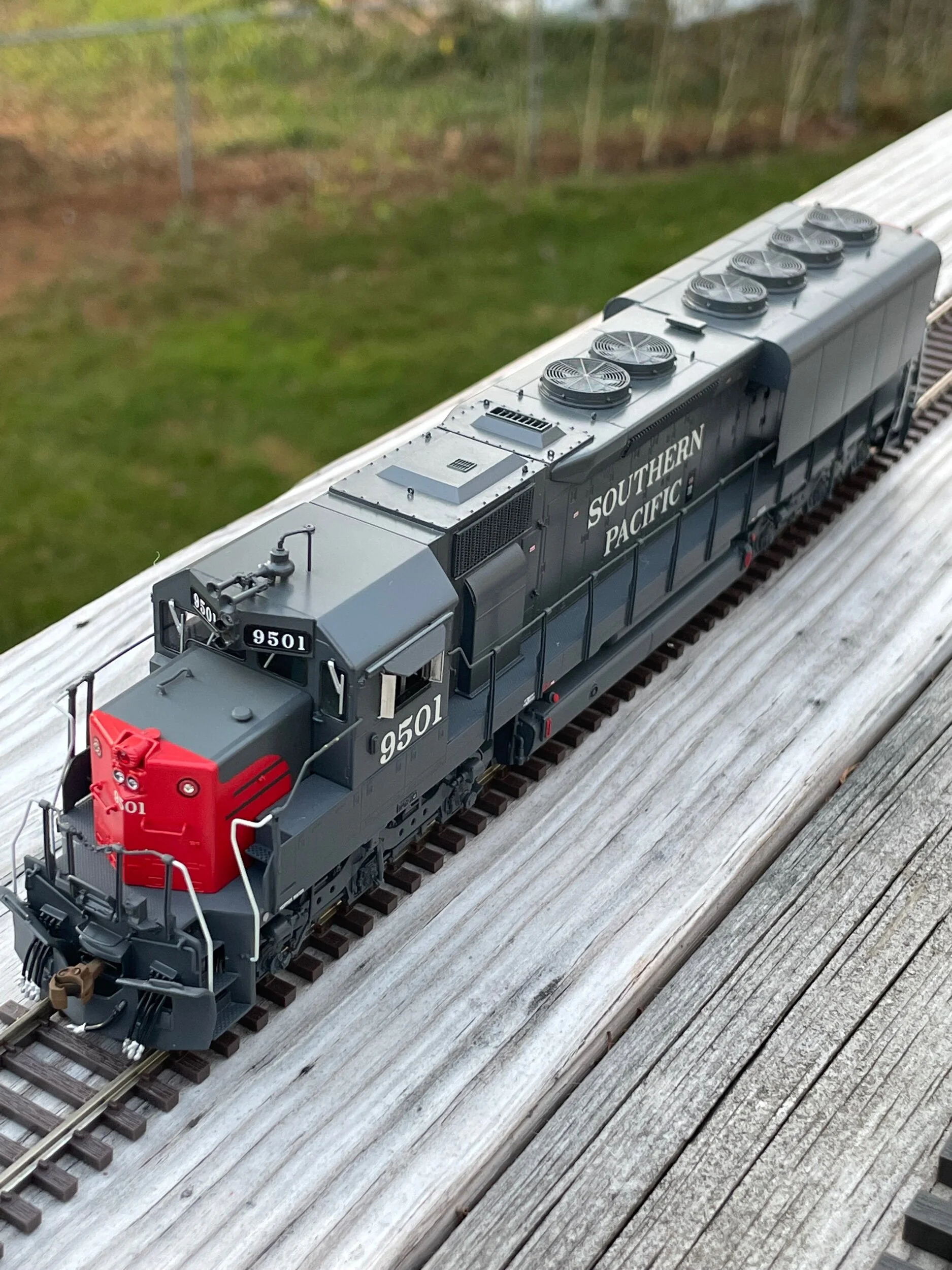 4E066B75-DC22-4B36-92DB-1BF3D07529BE