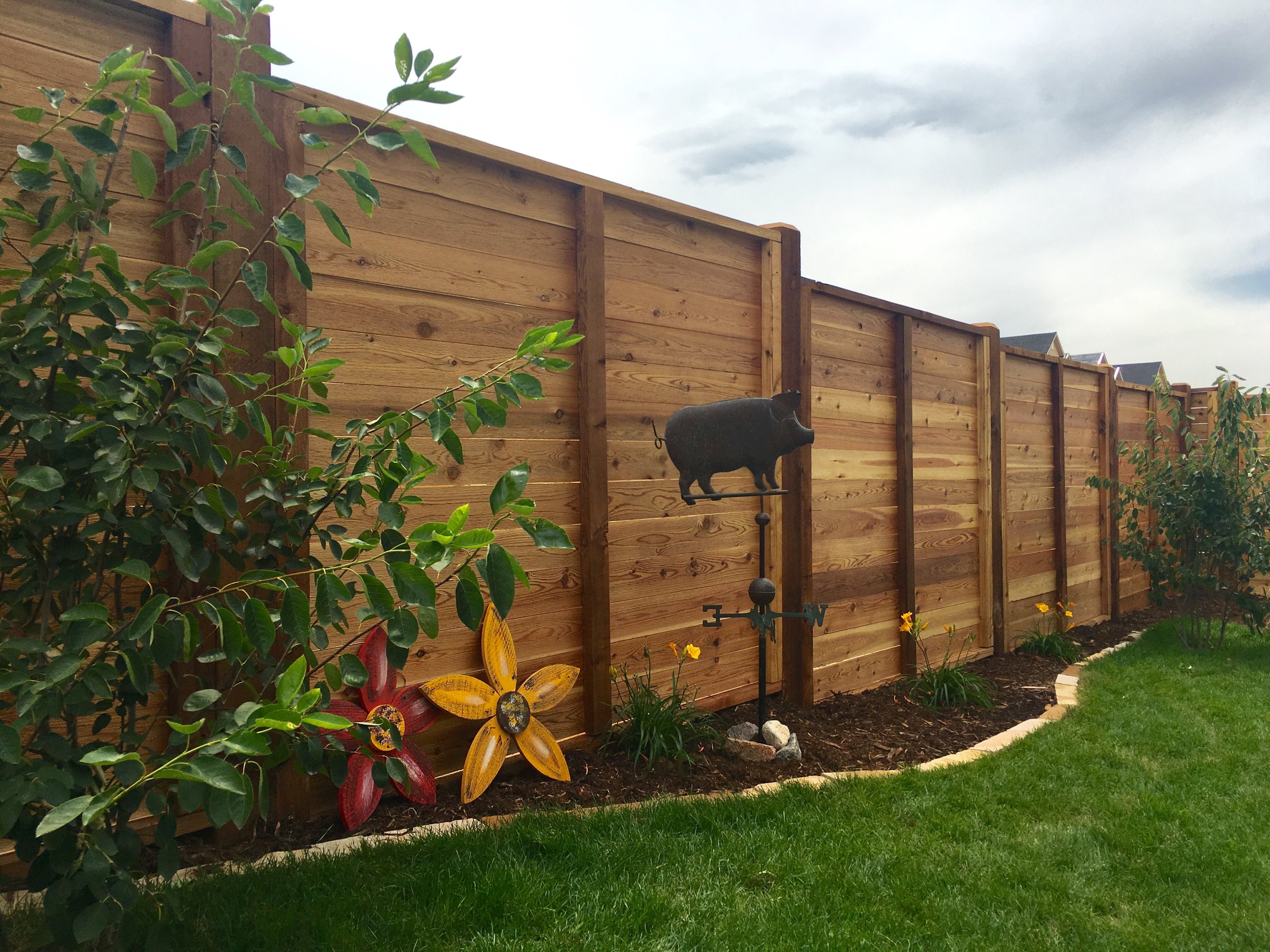 6x8 Horizontal Cedar with can and trim. Back side.jpeg