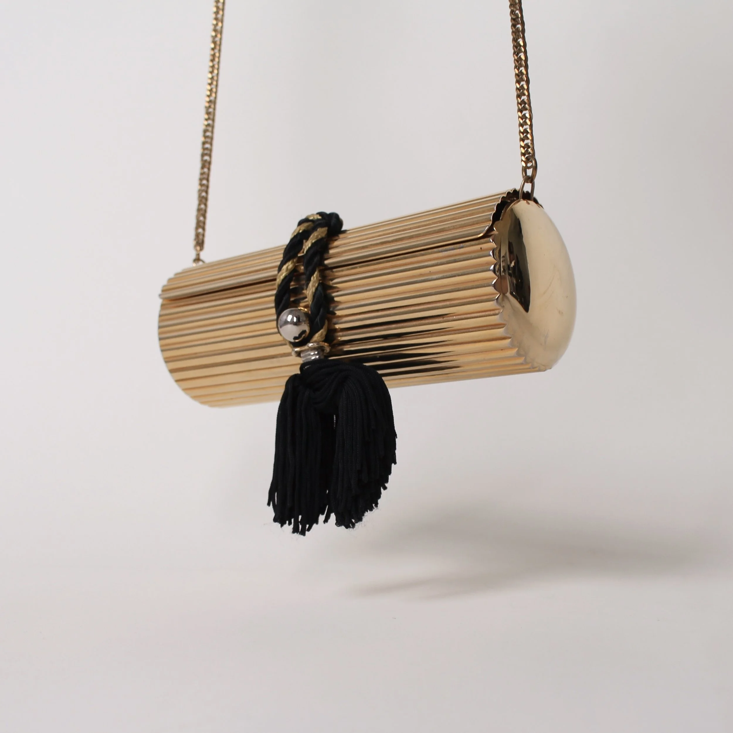 Vintage Ribbed Hard Shell Chain Strap Purse