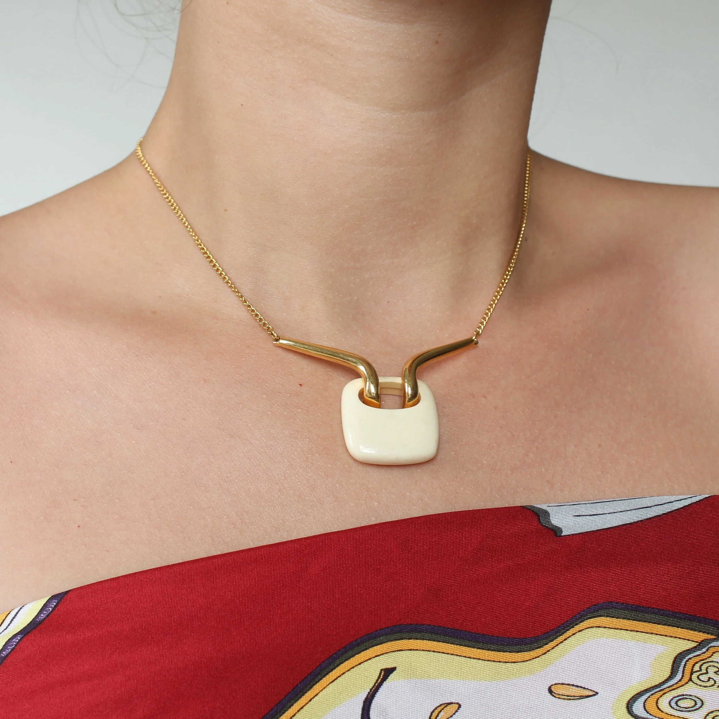 Vintage Trifari Modernist Resin Necklace