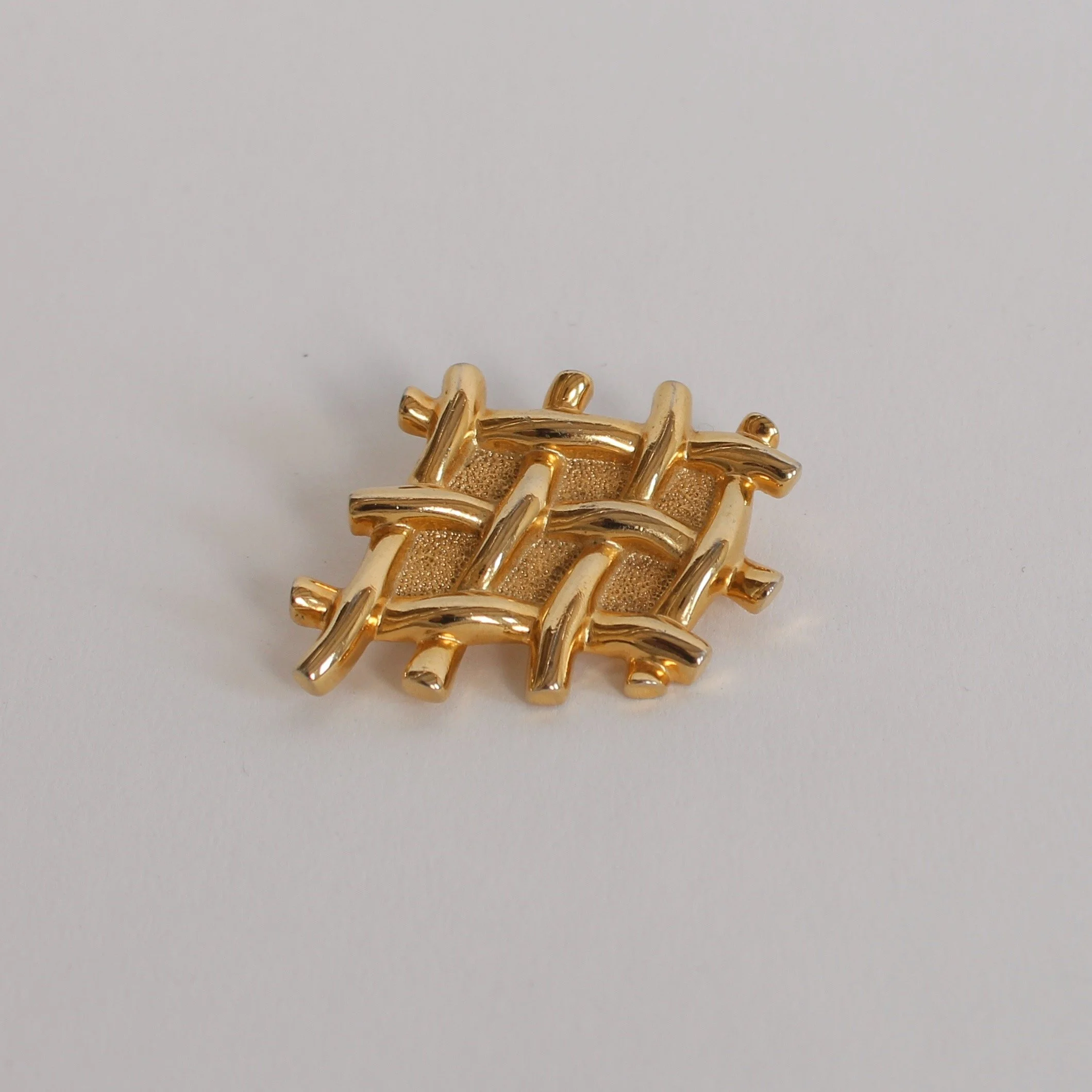 Postmodern Gold Tone Woven Brooch