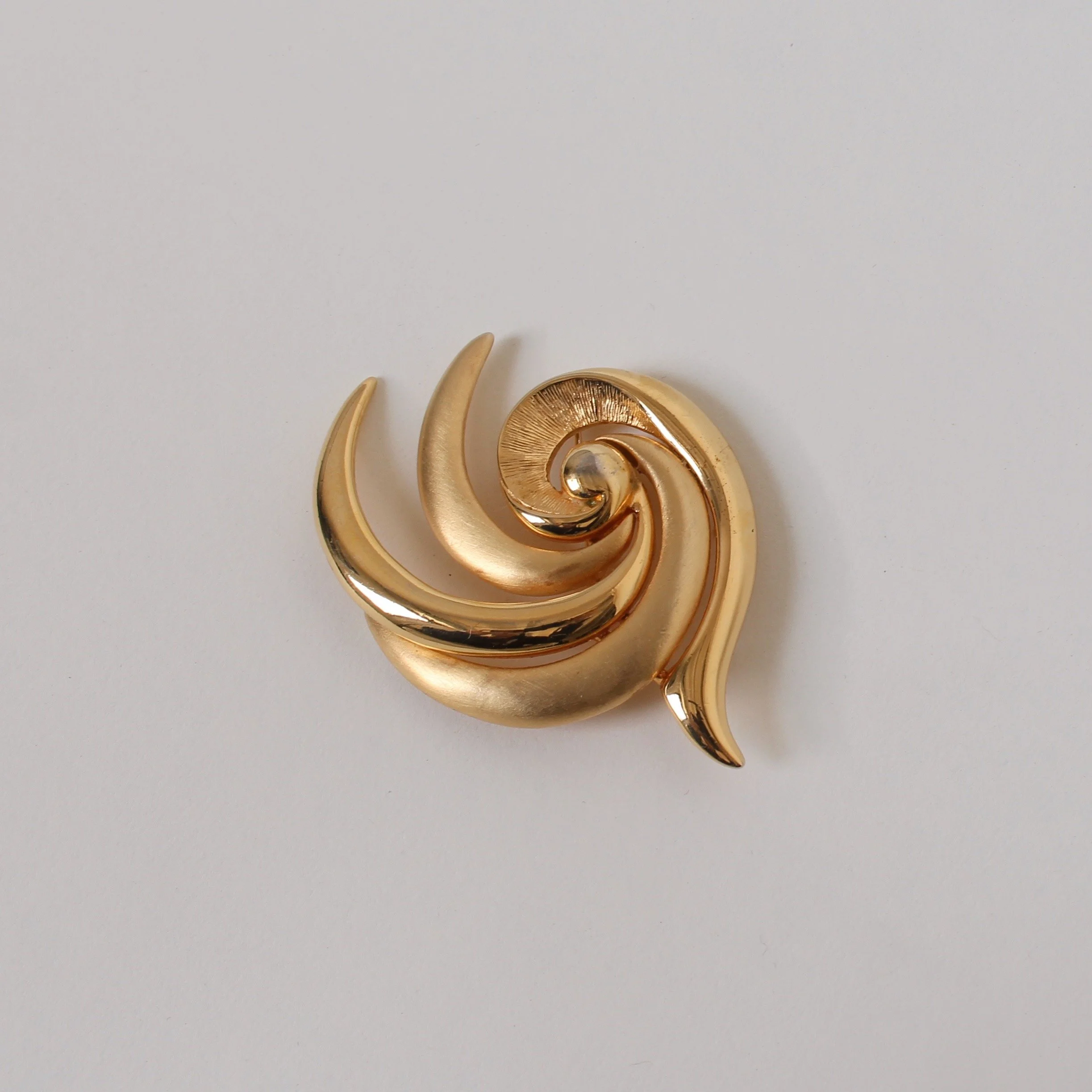 Vintage Tona Gold Tone Swirl Brooch