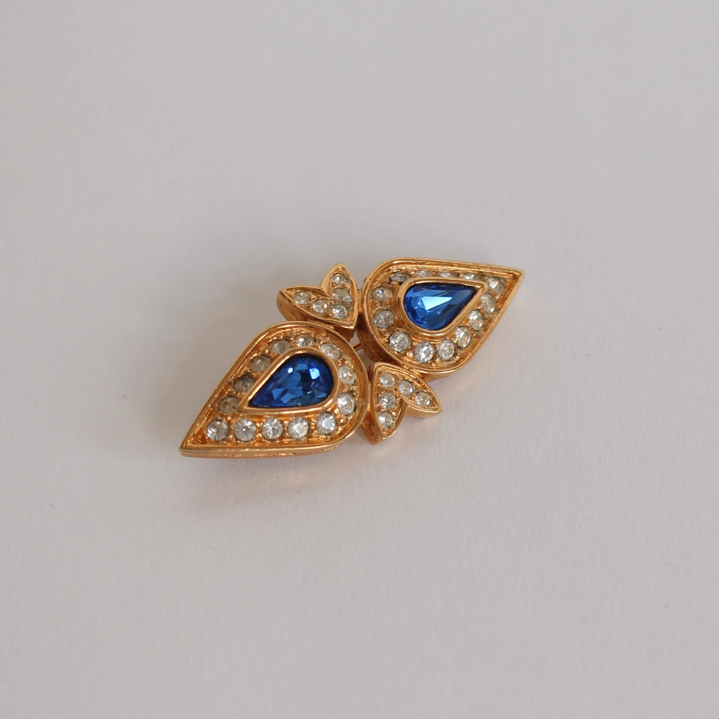 Vintage Carven Royal Gem Brooch