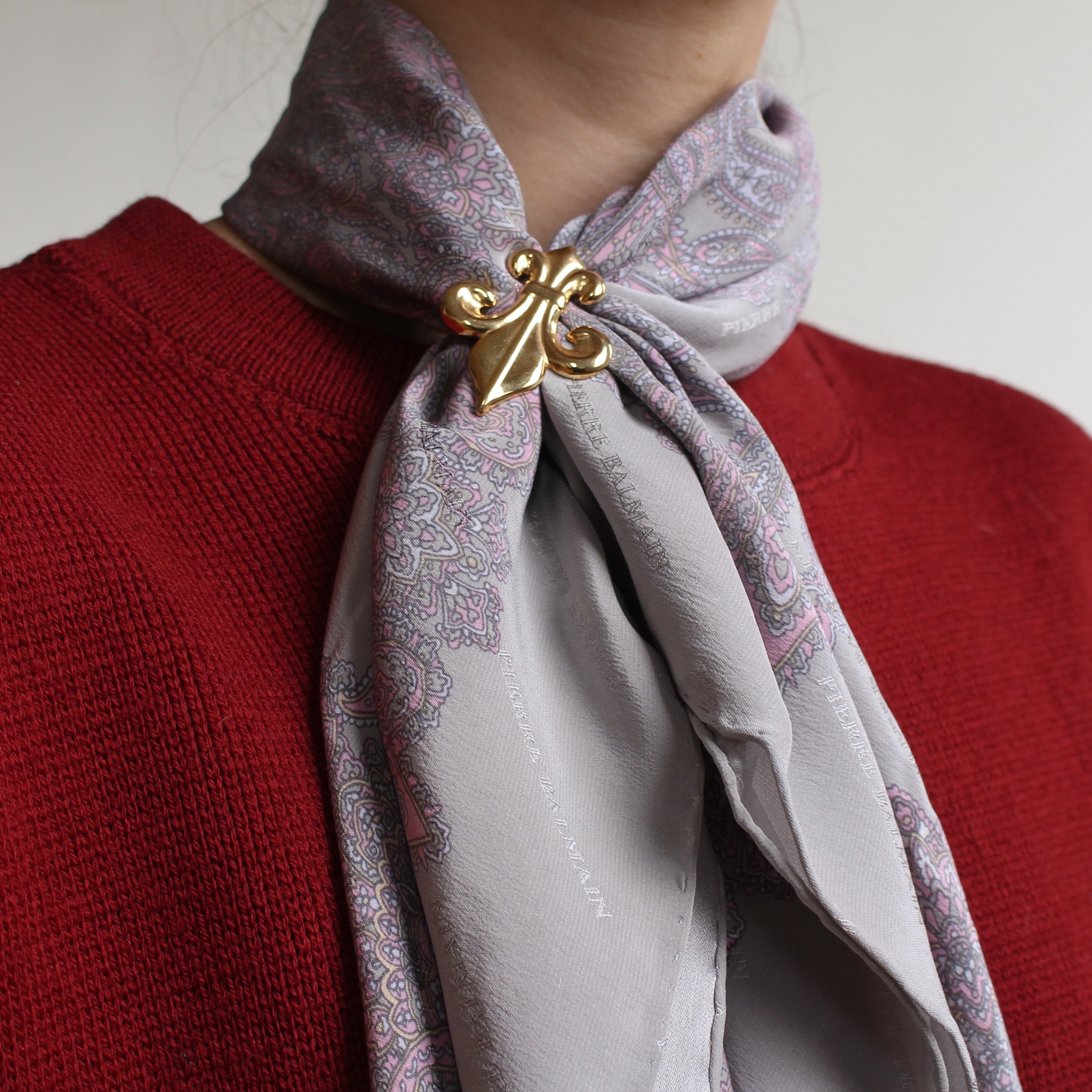 Vintage Gold Tone Fleur-de-Lis Scarf Ring