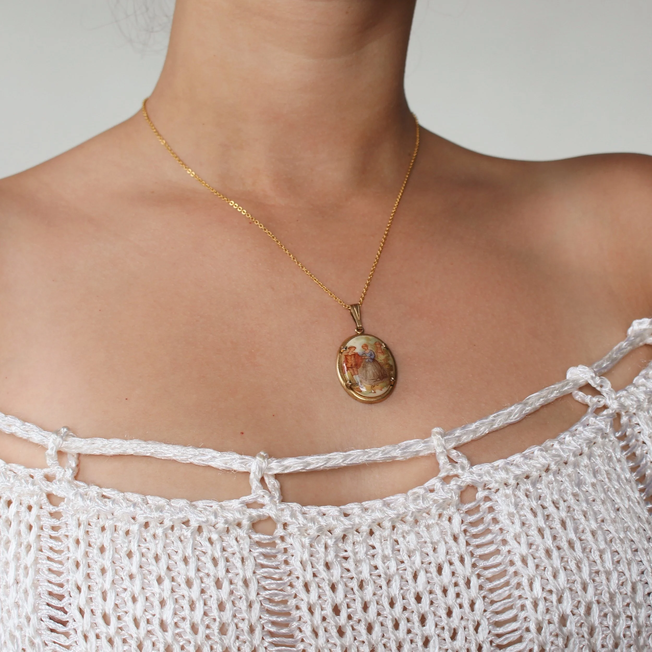 Vintage Courting Couple Pendant Necklace