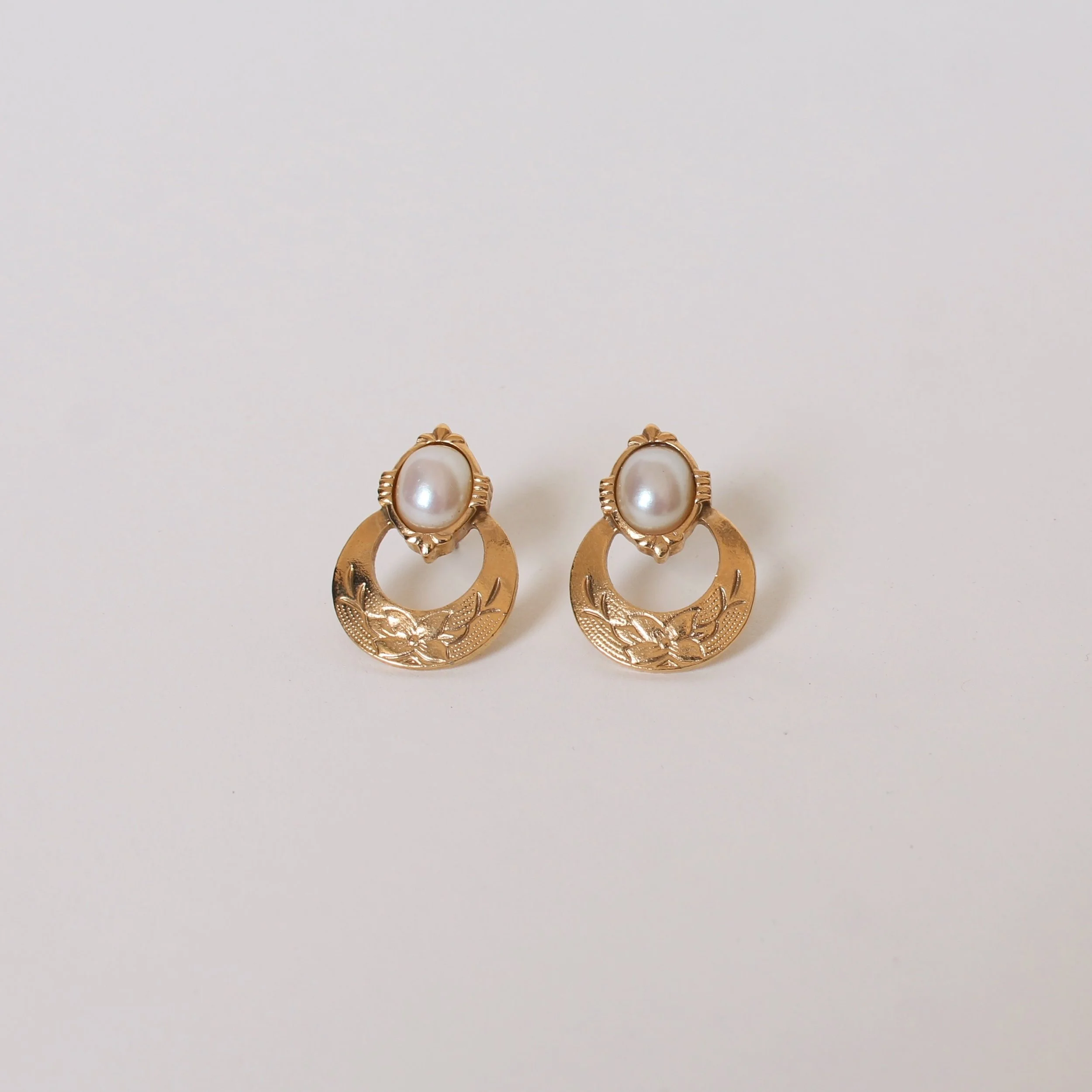 Vintage Floral Engraved Pearl Cabochon Earrings