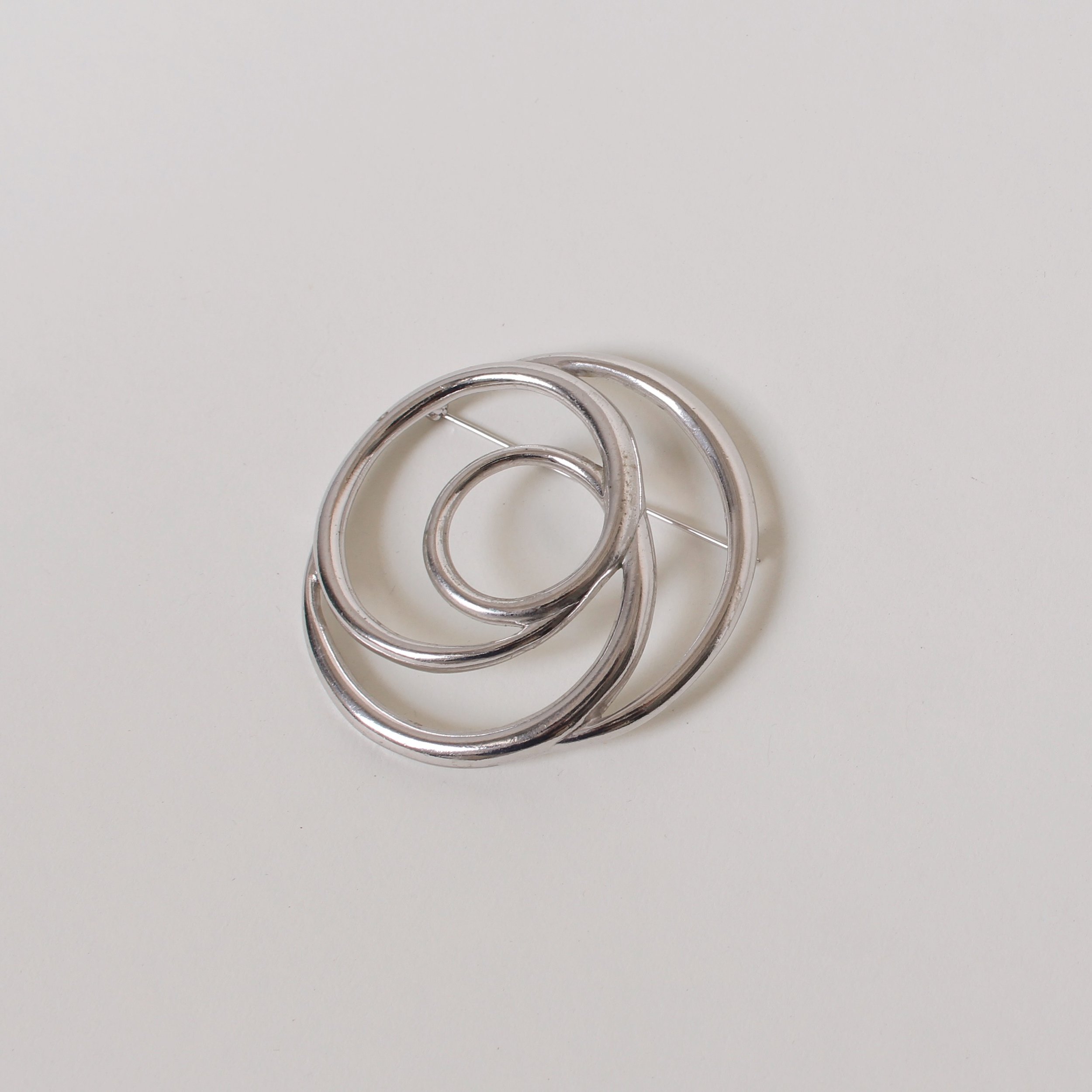Vintage Trifari Modernist Circle Brooch