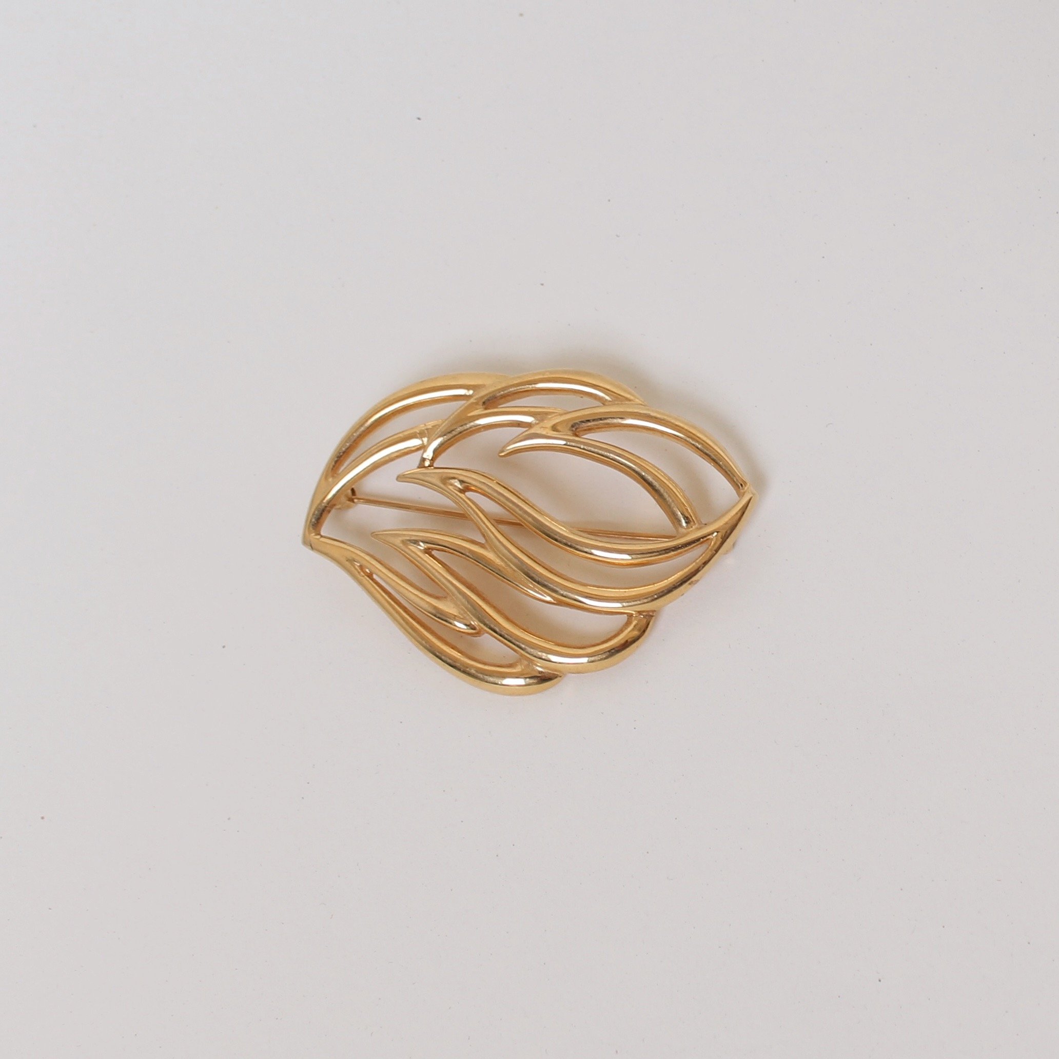 Vintage Monet Gold Tone Leaf Brooch