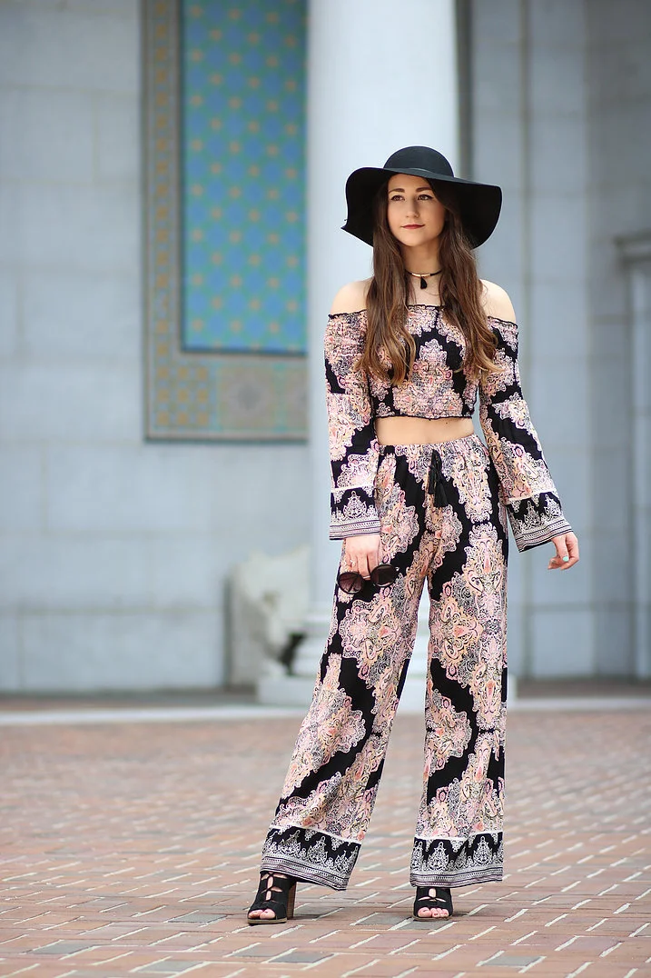 5808631fa4c9190532160a25_Paisely Two Piece 11.jpg