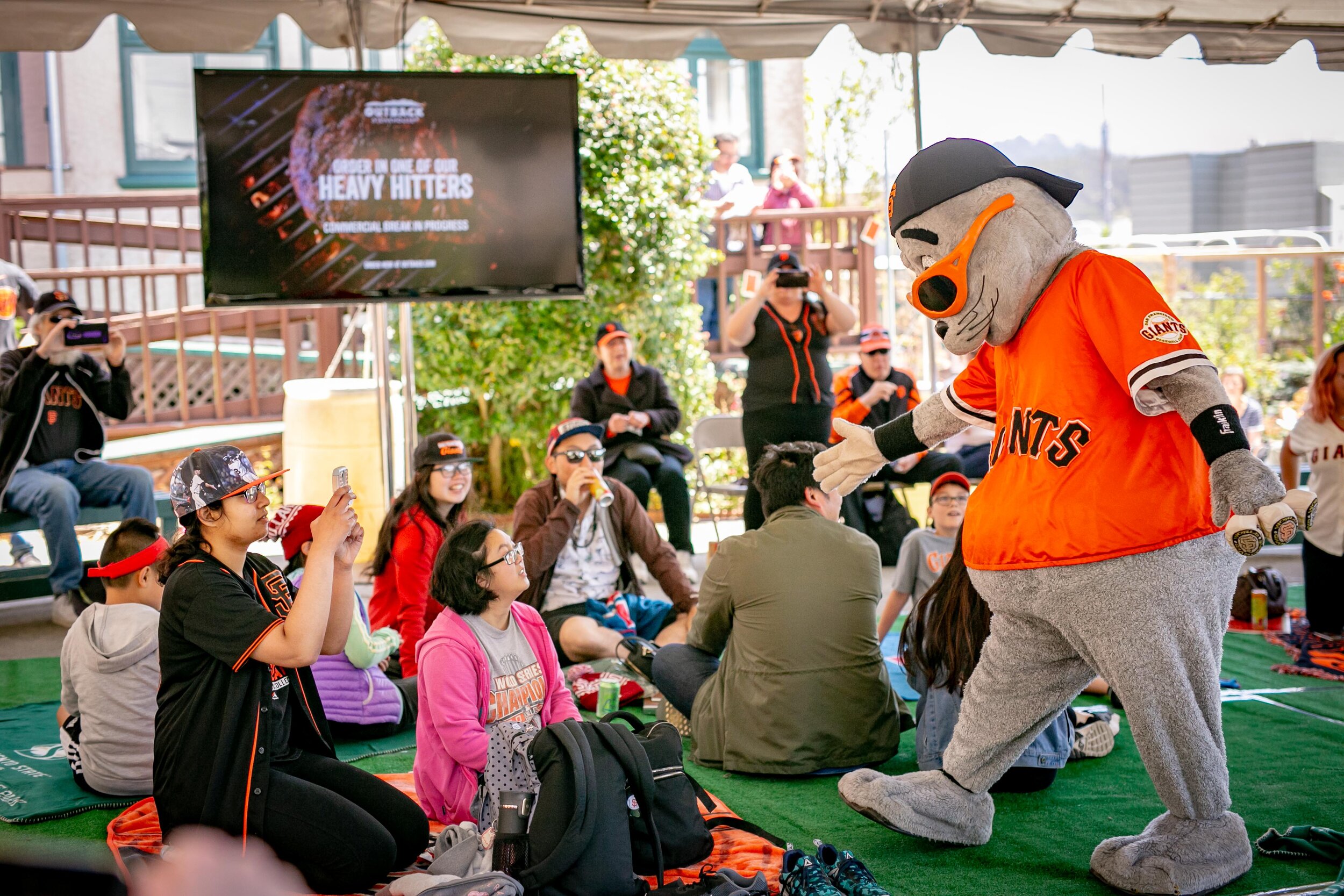 28JUL2019 Lou Seal at RichmondNeighboorhoodCenter_-29.jpg