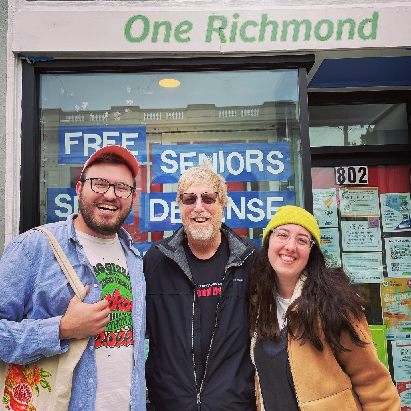 Austin and Becca from the Inner Richmond swung by and met the editor of @richmondsunsetnews 
We love to see neighbors at our monthly Meet the Editor sessions. 👋📸

#onerichmondsf #innerrichmonddistrict #richmonddistrict #innerrichmondsf #therichmond