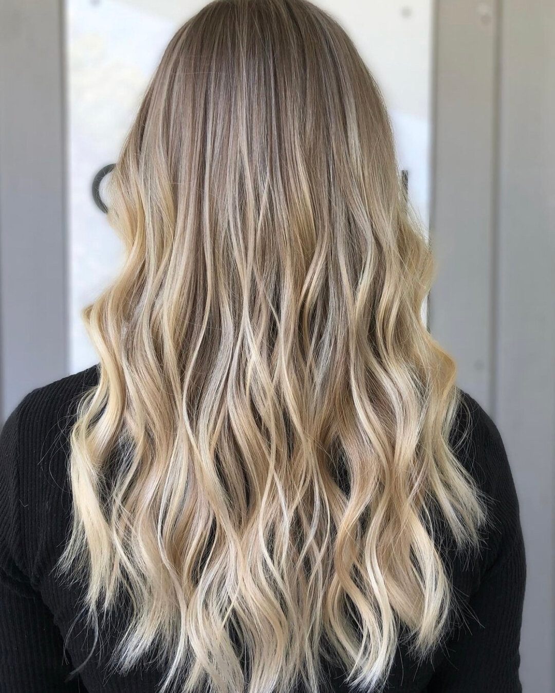 We love a gorgeous blonde moment by @kosmobykat ​​​​​​​​
​​​​​​​​
 #hair #balayage #beautifulcolor #oribe #unite #beauty #citizensalon #hairgoals #hair #beauty #hairstylist #haircolor #olaplex #oribe #unitehair #stylist #pretty #beautiful #cutandcolo