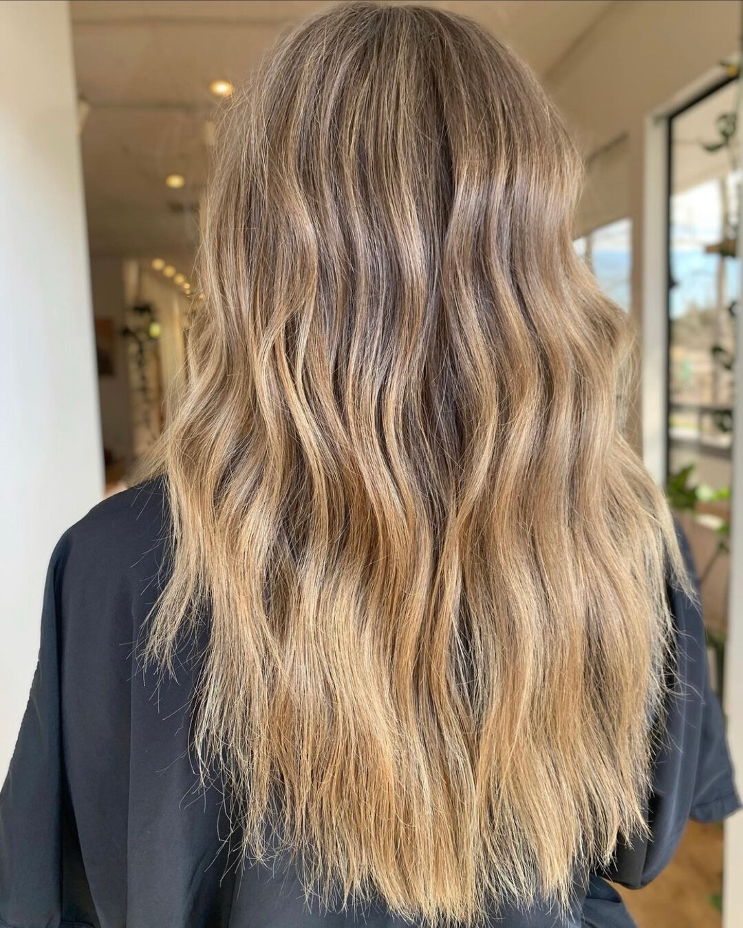 #Throwback to this beautiful mane @hairbygeorgi.anna worked her magic on ⚡️​​​​​​​​
​​​​​​​​
 #citizensalon #hairgoals #hair #beauty #hairstylist #haircolor #olaplex #oribe #unitehair #stylist #pretty #beautiful #cutandcolor #hairgoals #unite #style 