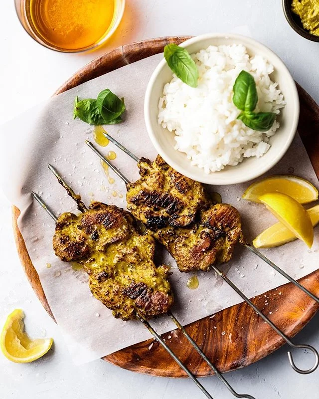 Pesto chicken skewers, perfect for throwing on the barbecue this weekend! @barillaaus #barilla #barillaaus #mastersofpasta