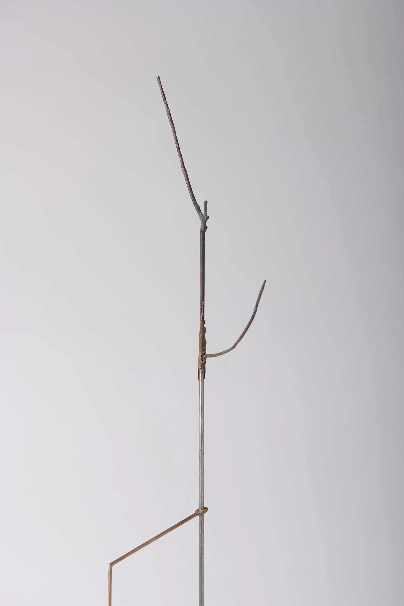   Held structure , 2025 (detail) bronze, stainless steel 67 × 15 × 15 cm 