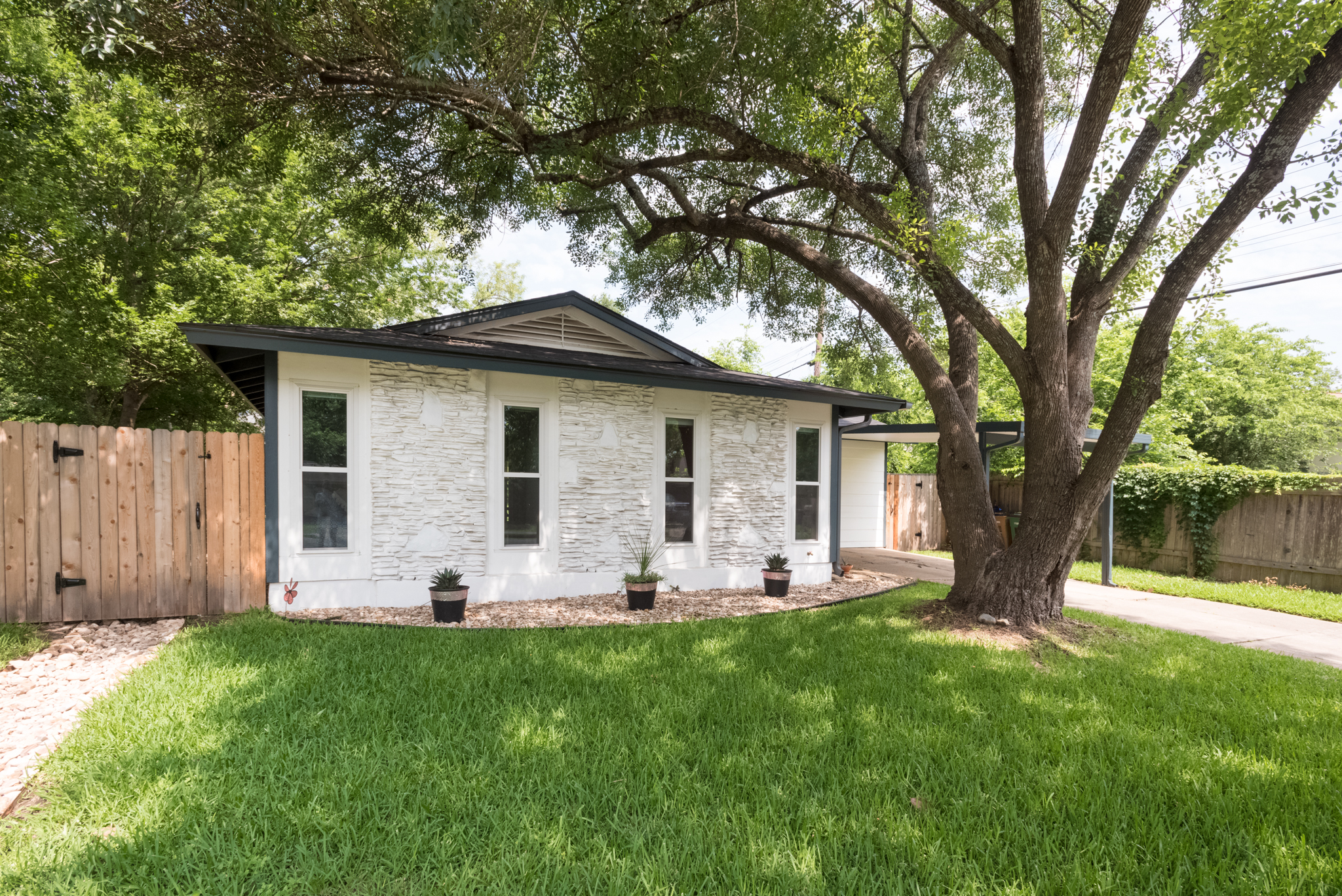 2906 Burning Oak Dr-7.jpg
