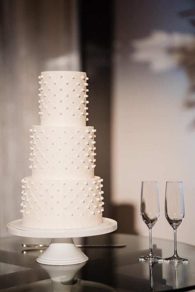 Ever wondered what goes into the cost of our wedding cakes? 🍰 💒 

Let's take you behind the scenes of the 
&ldquo;5-day BAKING WEEK&quot;. The process that goes into crafting your dream confection:

1️⃣ Designing &amp; Administration: We kick thing