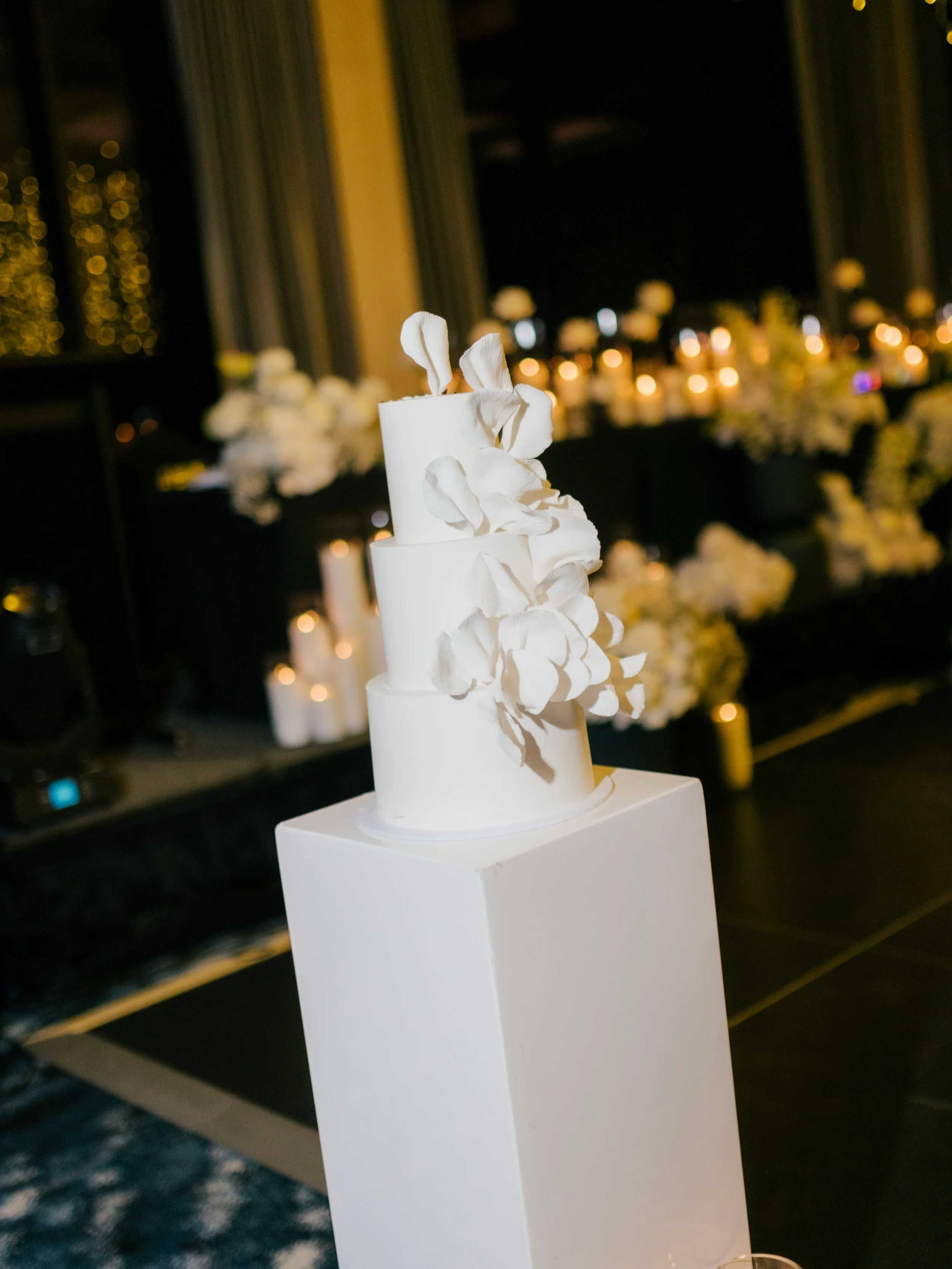 Rosa &amp; Andy ✨
Hand-crafted petals, soft, and a romantic finish for the sweetest celebration.

Three tiers, with flavours of Trio Noir, Spiced Maple Tahini, and Passionfruit, Orange &amp; Elderflower.

Captured so beautifully by @kennethlimwedding