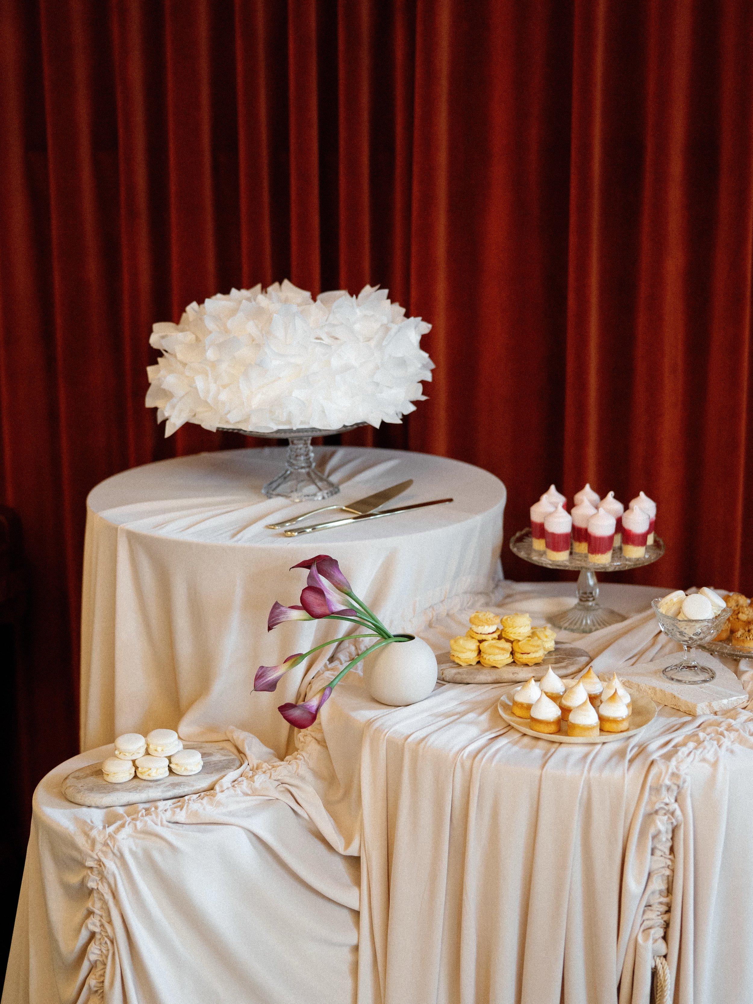 A venue. A vision. A team that brought it all to life. ✨

We loved creating this beautiful dessert table and ruffled cake, with sweet little macarons and lemon meringue pies ✨

Gorgeous photos by @amanda.aftonphoto and florals and styling by @state_o