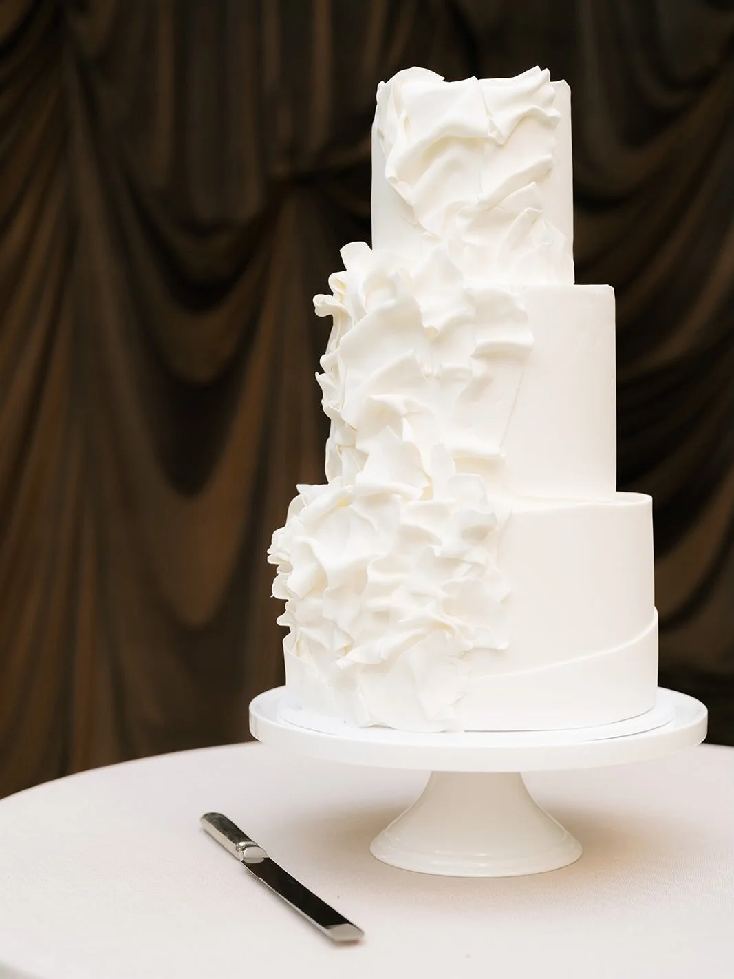 Bridgett &amp; Jamie 🤍
A beautiful April wedding at Lamont&rsquo;s Bishop House.

A stunning three-tier design featuring fondant ruffles, with flavours of Lemon &amp; Blueberry, Spiced Maple Tahini and Strawberry Pop Tart.

Thank you for having me c