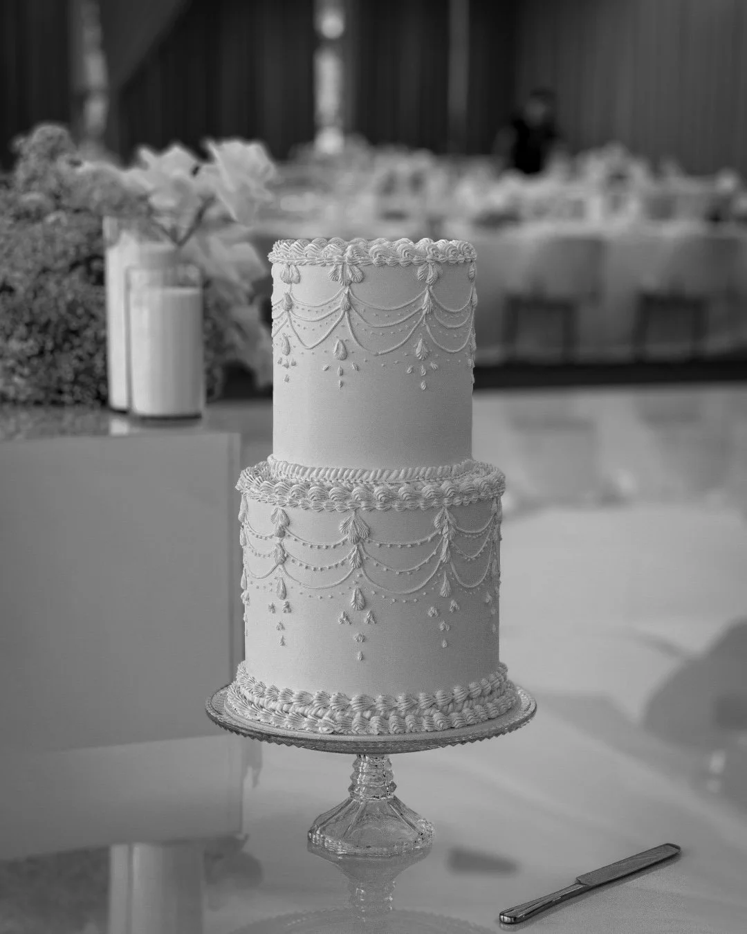 Bree &amp; Stephen 🤍

A Lambeth piped beauty ♡

Layers of intricate hand-piped detail, created entirely in white for an elegant celebration with White Events at Fraser&rsquo;s State Reception Centre. 🤍

Vendors; 
Cake @sieveandstone 
Planning &amp;