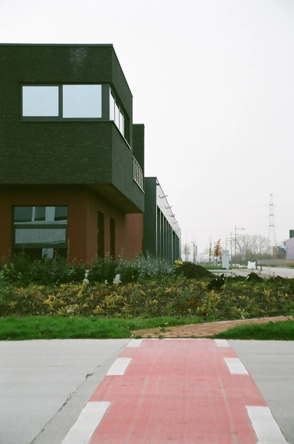 hoogstapelmagazijn met kantoor te Lier