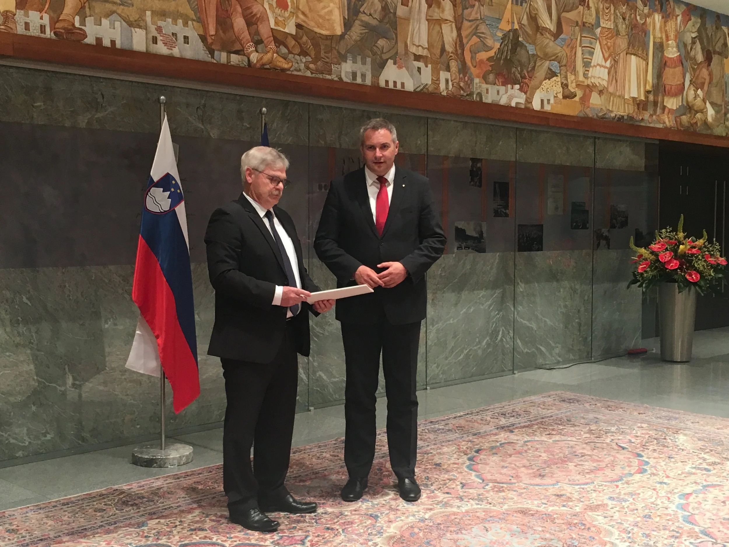  Boris Štefanec in Dejan Židan ob predaji letnega poročila KPK. Foto: Maja Čakarić 