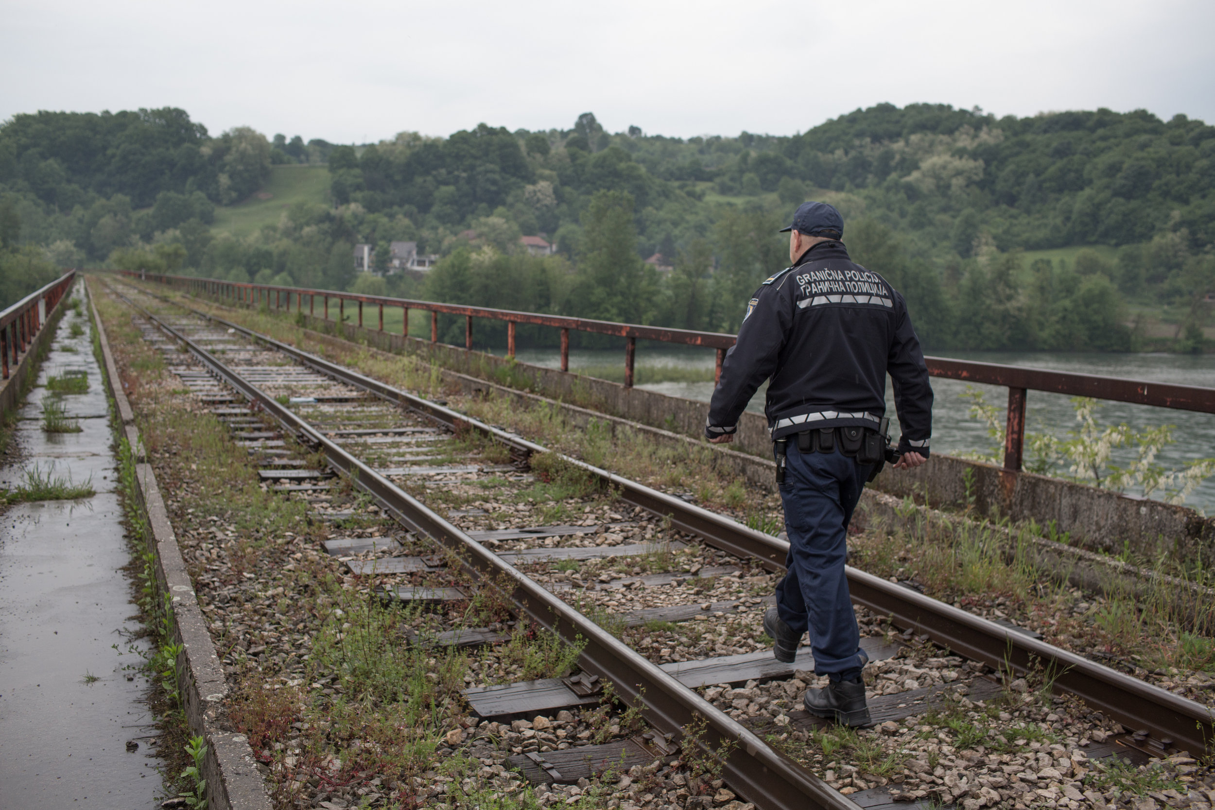  Železnički most preko reke Drine kod mesta Karakaj na granici izmedju BiH i Srbije. 