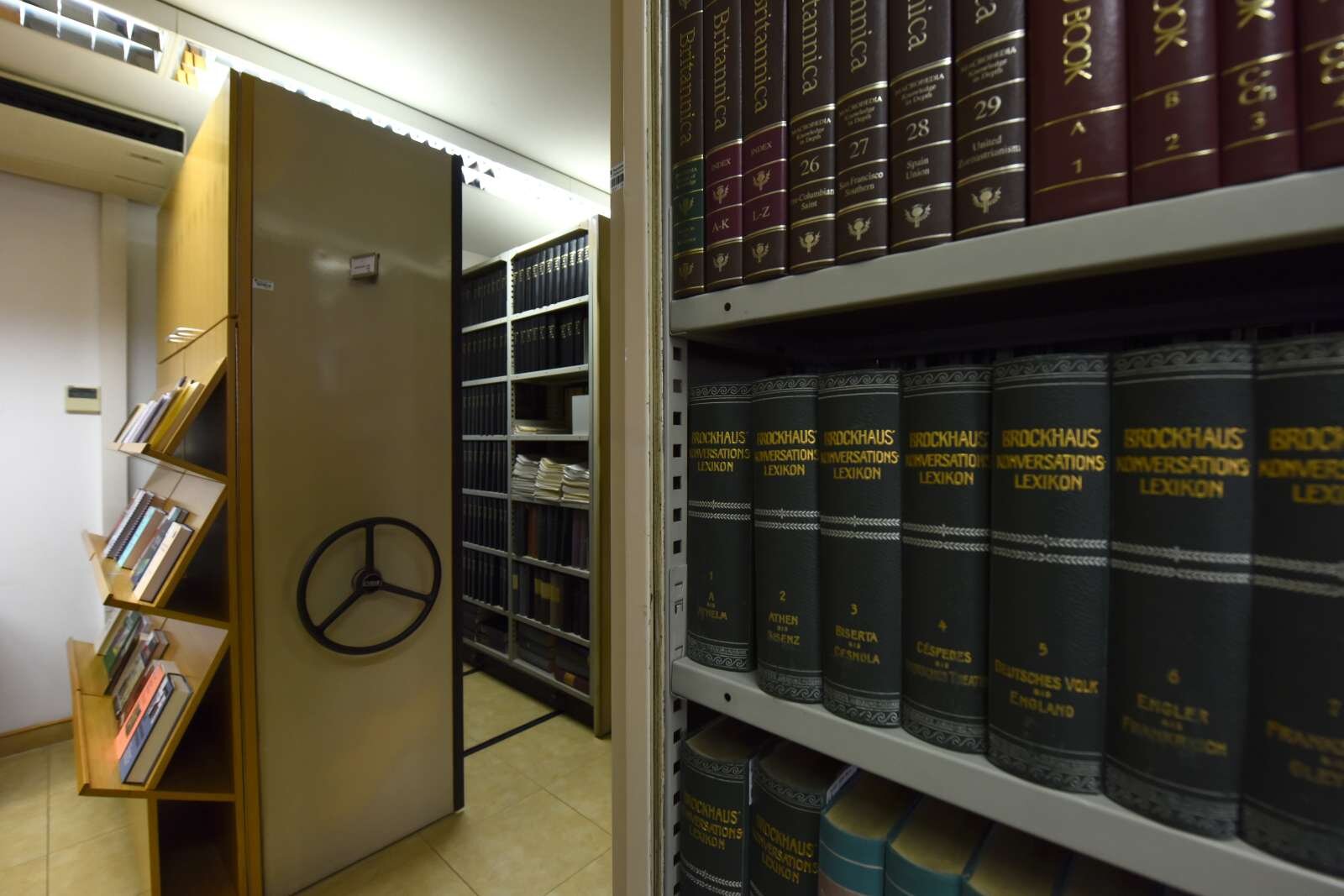  Izvajalci izobraževanja poslancev ne potrebujejo dokazil o strokovnem znanju ali referencah. Foto: Tamino Petelinšek/STA 