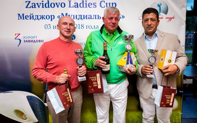  Mihajlo Perenčević (u sredini) na turniru golfa u Rusiji 2018. Foto: golf.ru 