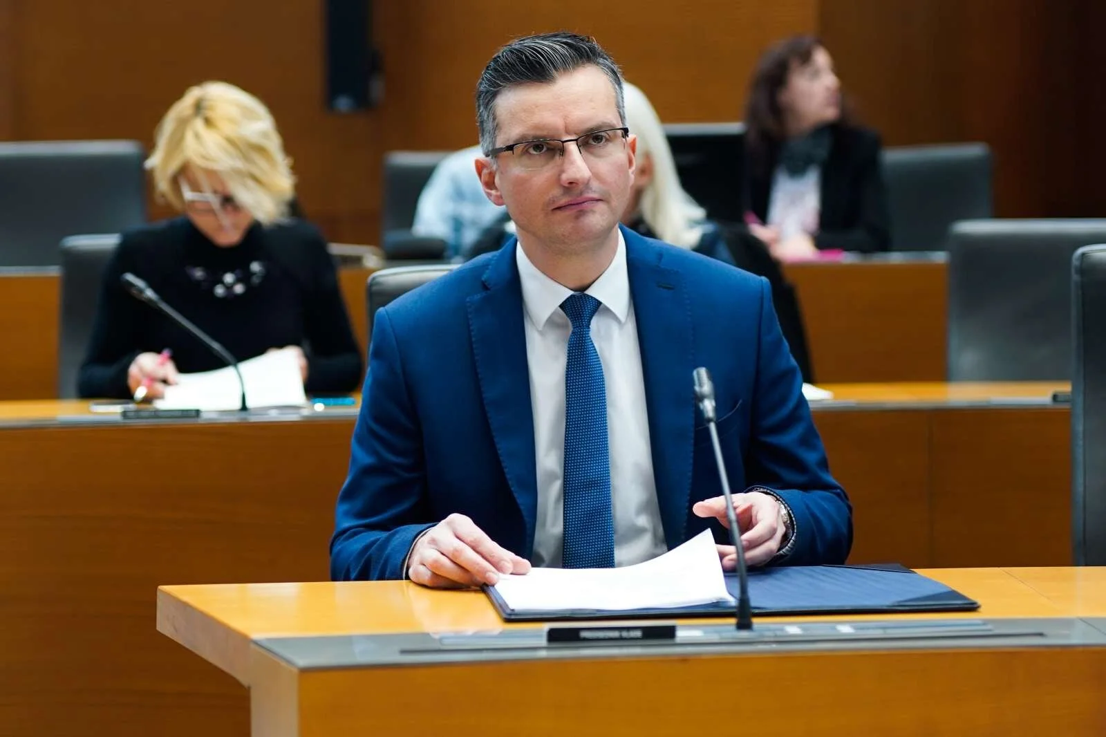  Besede predsednika vlade Marjana Šarca, izrečene v odgovoru na poslansko vprašanje, po mnenju zdravniške zbornice izkrivljajo stanje v zdravstvu. Foto: Nik Jevšnik/STA 