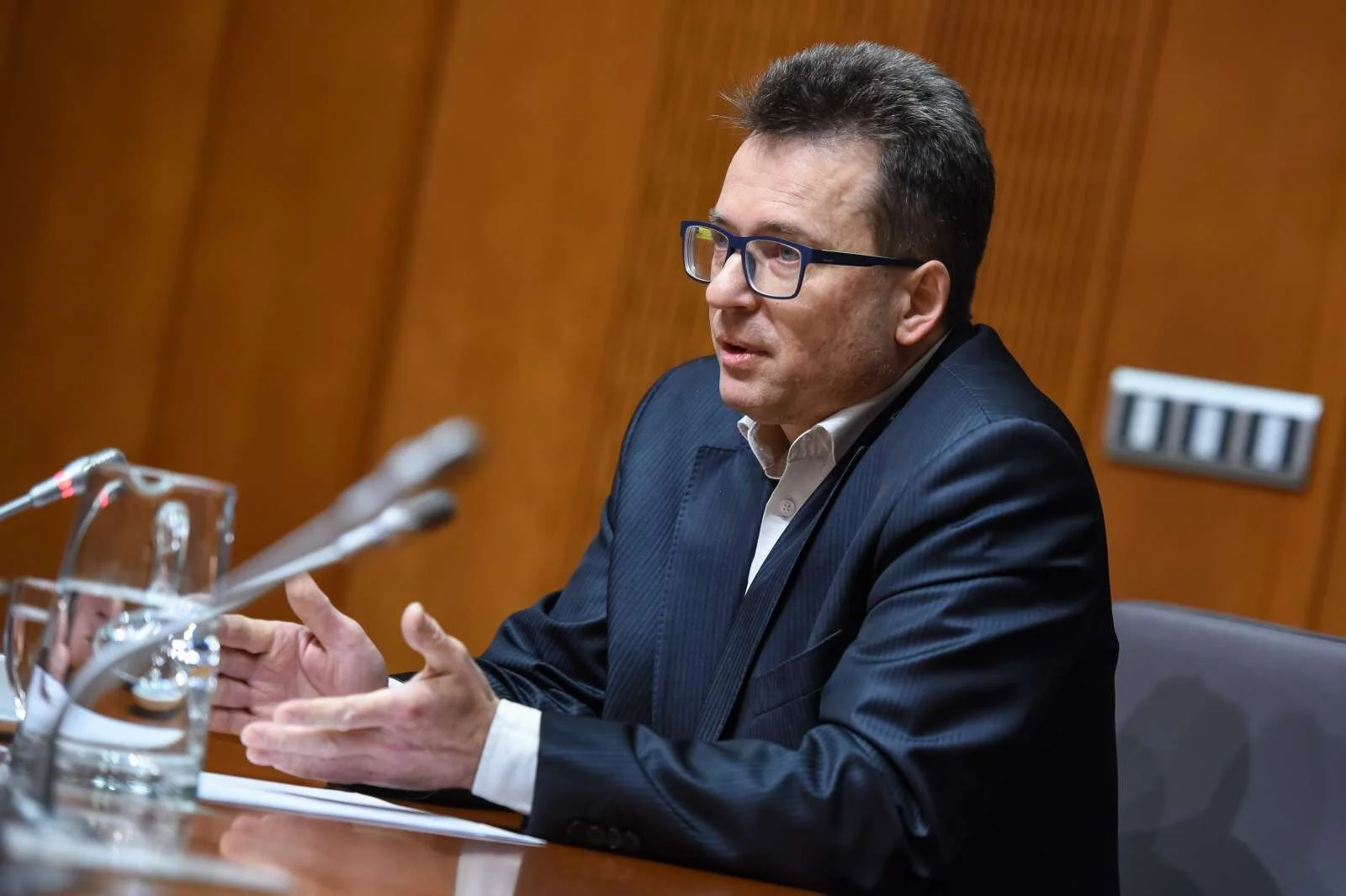  Poslanec Zvonko Černač (SDS) je podatke o pojavnosti raka v Soški dolini in drugje v Sloveniji napačno interpretiral. Foto: Nebojša Tejić/STA 