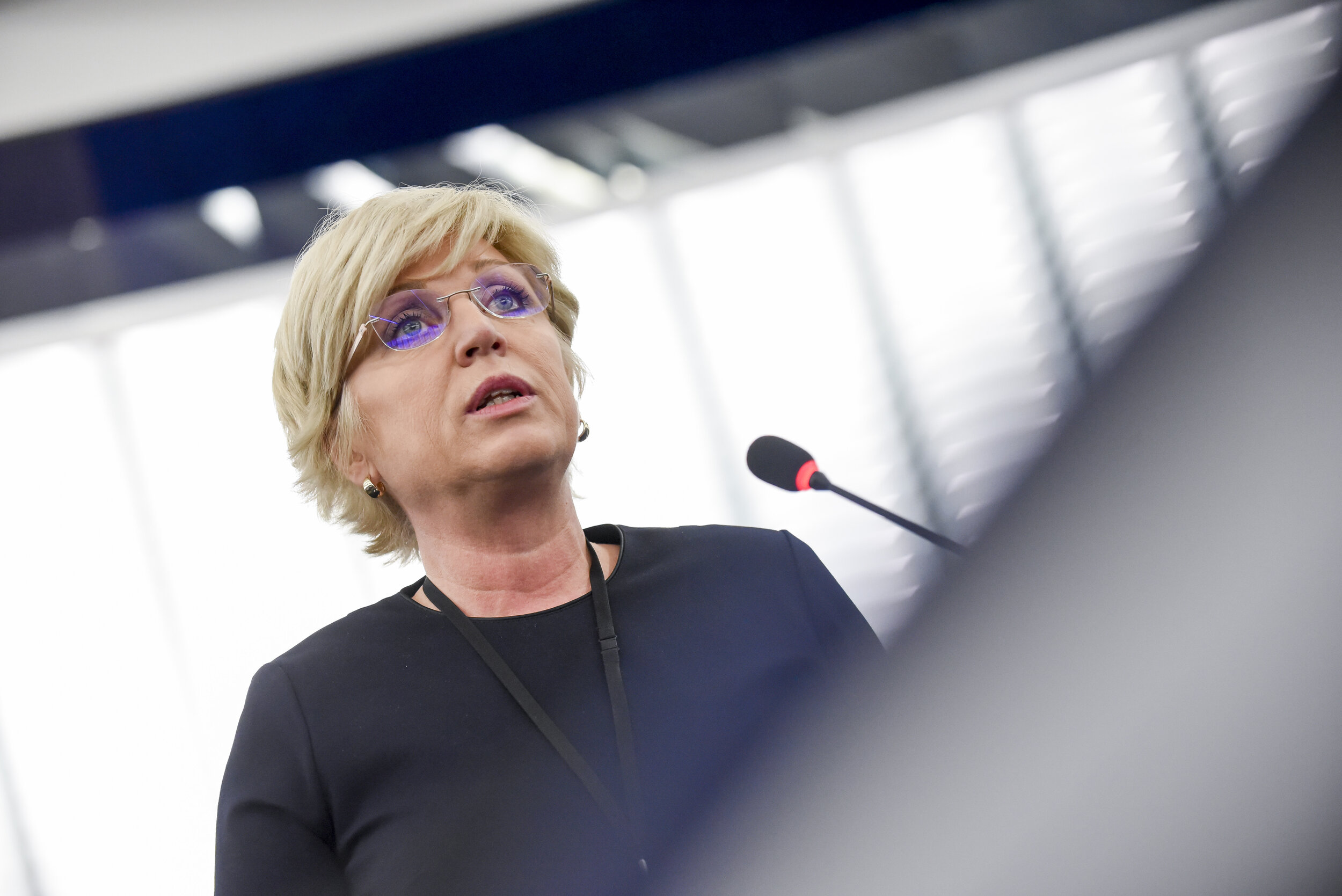  Evroposlanka SDS Romana Tomc se je na plenarnem zasedanju evropskega parlamenta sklicevala na raziskavo, ki je ameriška nevladna organizacija Freedom House še ni objavila v celoti. Foto: Genevieve Engel/Evropski parlament 