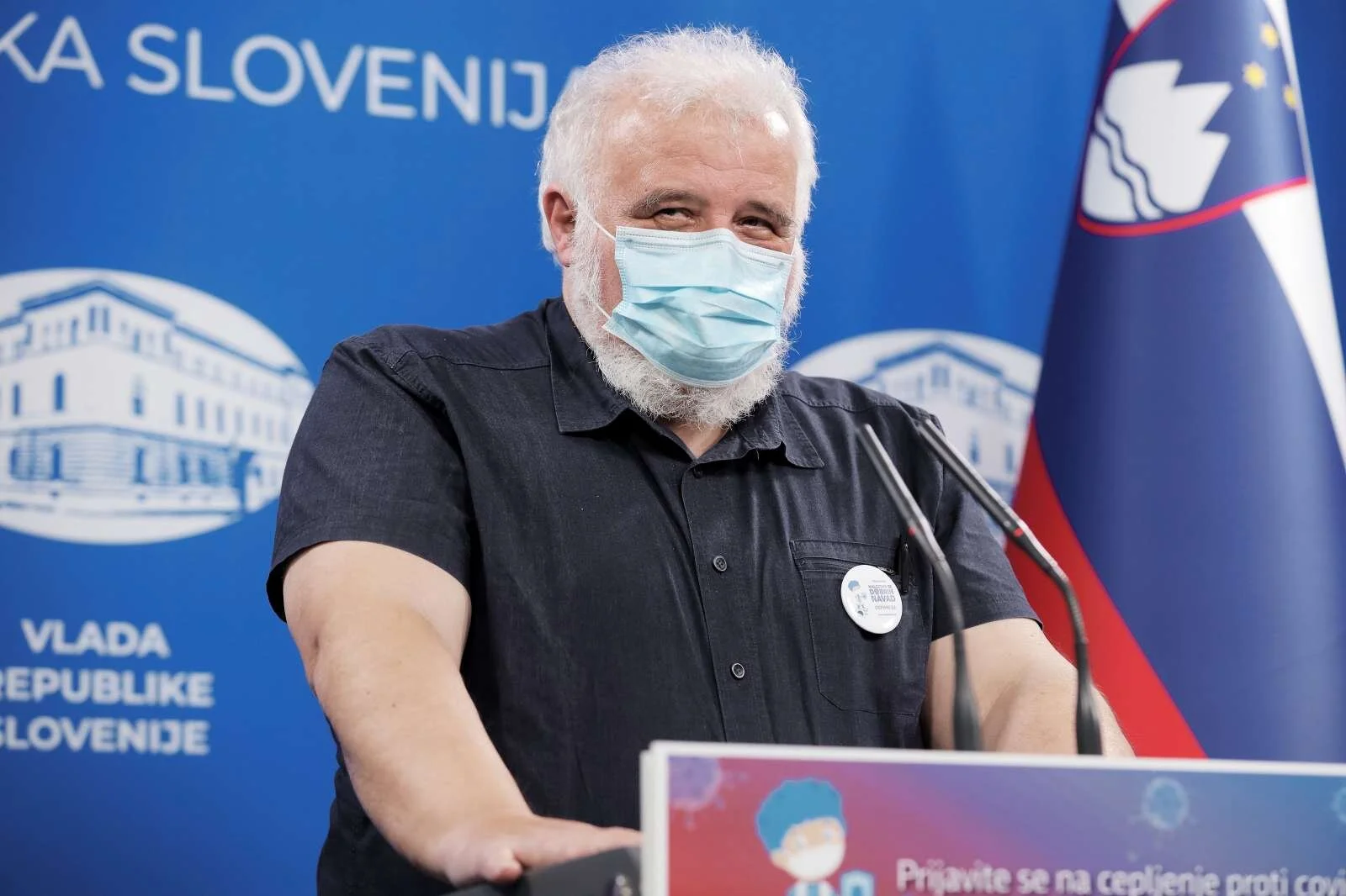  Direktor NIJZ Milan Krek je na vladni tiskovni konferenci napovedal, da se poleti verjetno ne bo razvil hujši val okužb s covidom-19, ker se je število okužb od konca aprila zmanjšalo. Foto: Daniel Novakovič/STA 