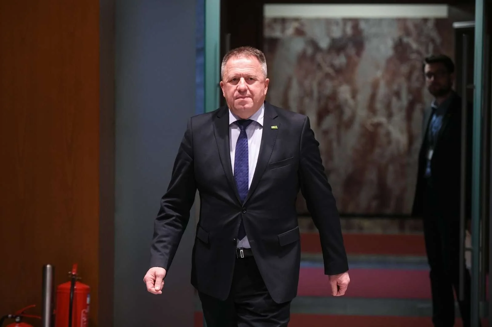  Gospodarski minister Zdravko Počivalšek je v Tarči na vprašanje o oglaševalskih pogodbah državnih podjetij dejal, da je treba podjetja ocenjevati po končnih rezultatih, ne zgolj po stroških za oglaševanje. Foto: Nebojša Tejić/STA 