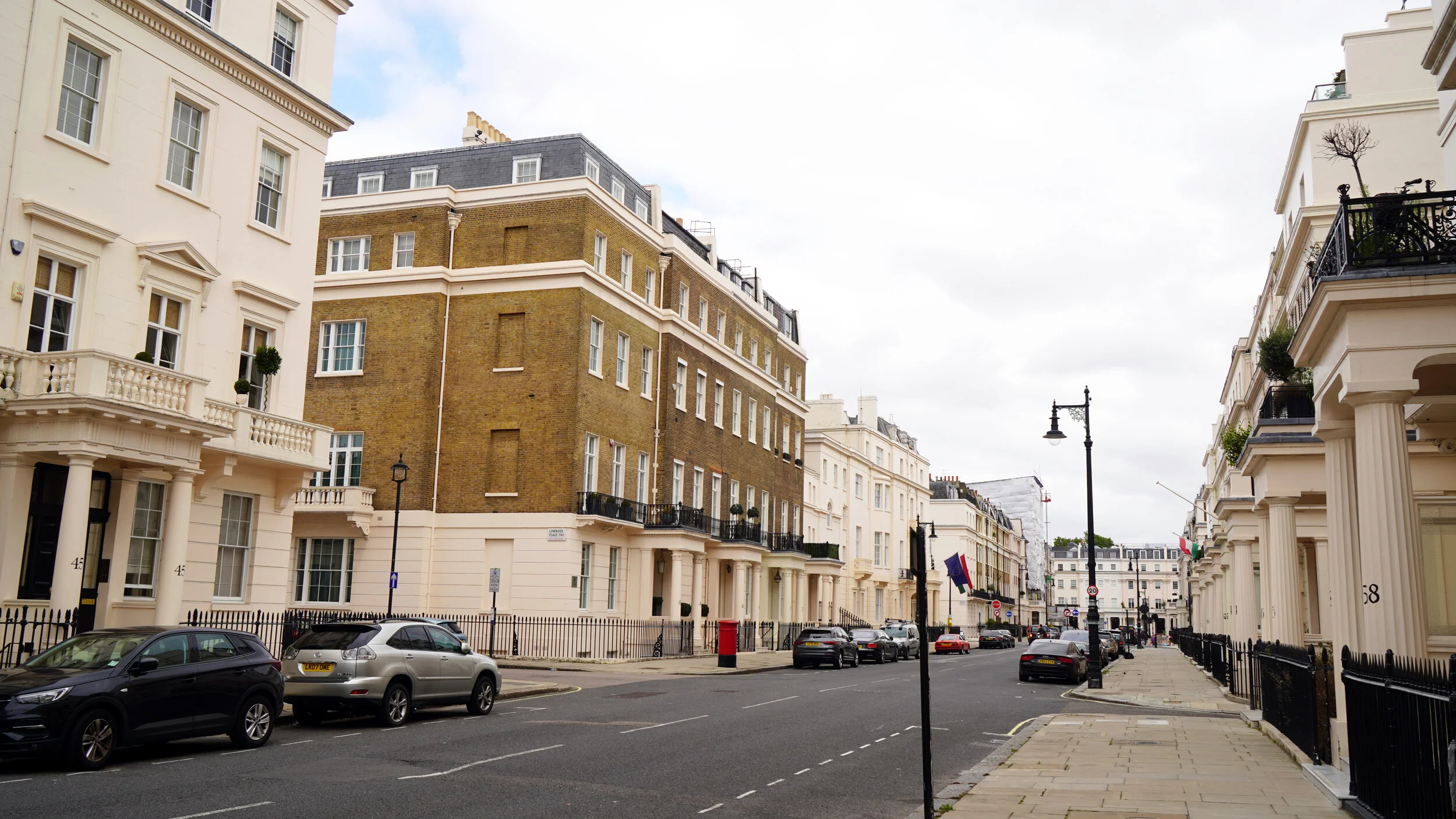   Kralj Abdulah II. je med drugim lastnik prestižne nepremičnine v Belgravi v Londonu.  Foto:  Martin Godwin/ICIJ 