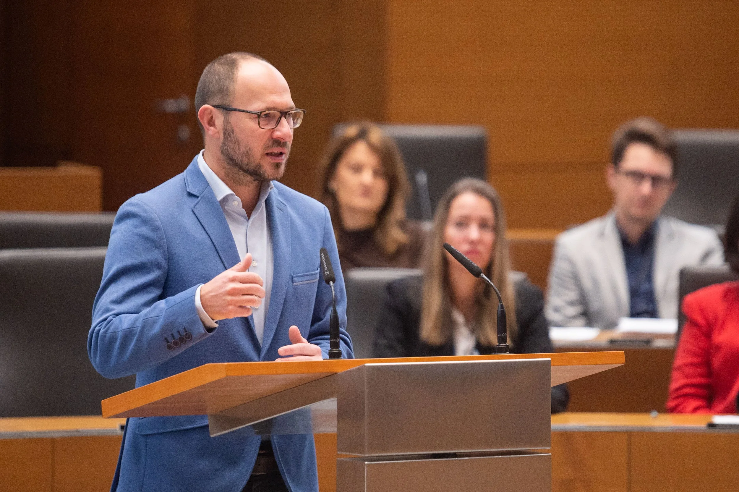  Jernej Vrtovec je kritiziral osnutek spremembe nacionalnega energetskega in podnebnega načrta, ki po njegovi oceni vsebuje dobre želje in ne realnih ciljev do leta 2030. Foto: Boštjan Podlogar/STA 