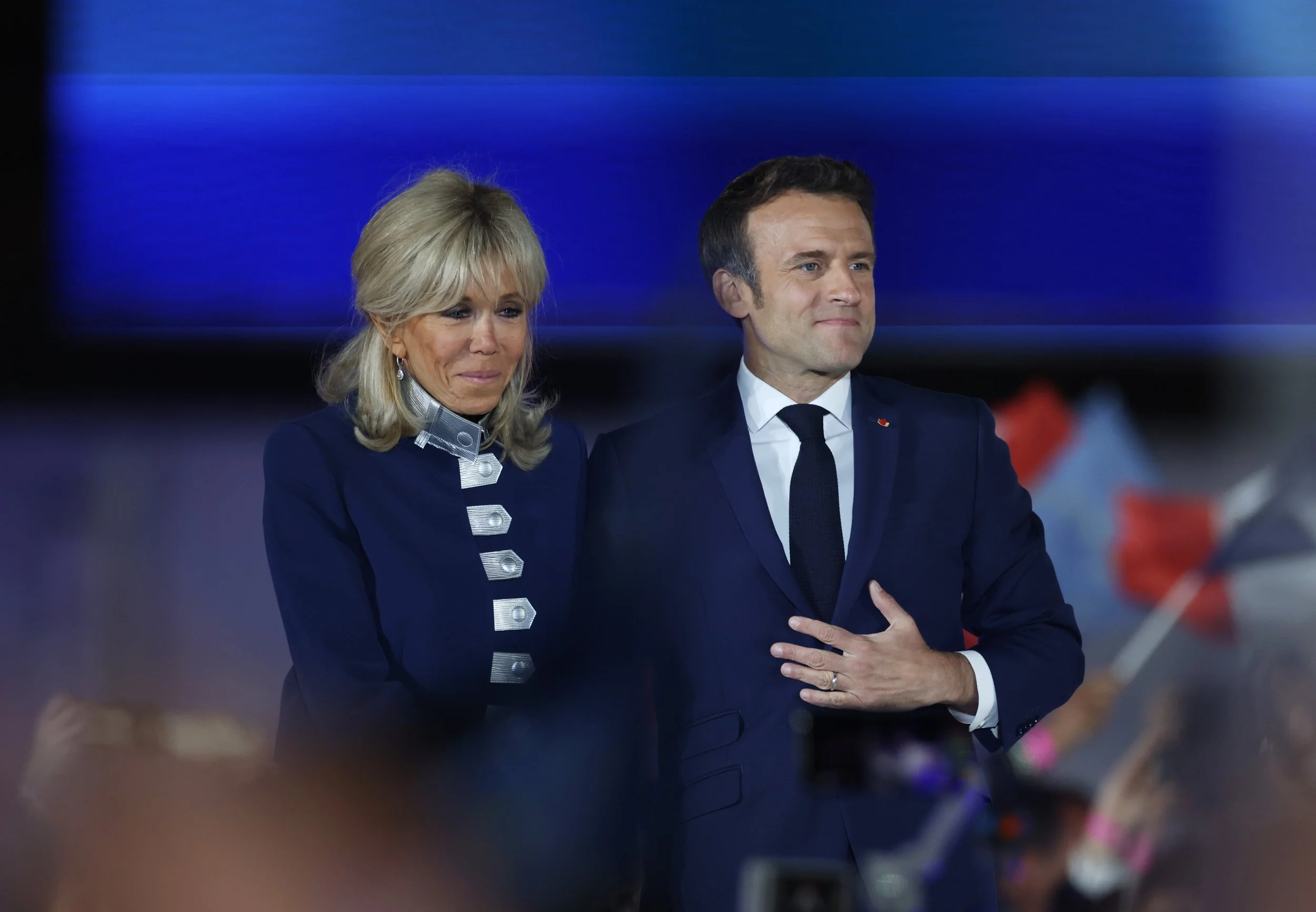 Spletne teorije o spolu Brigitte Macron neutemeljene