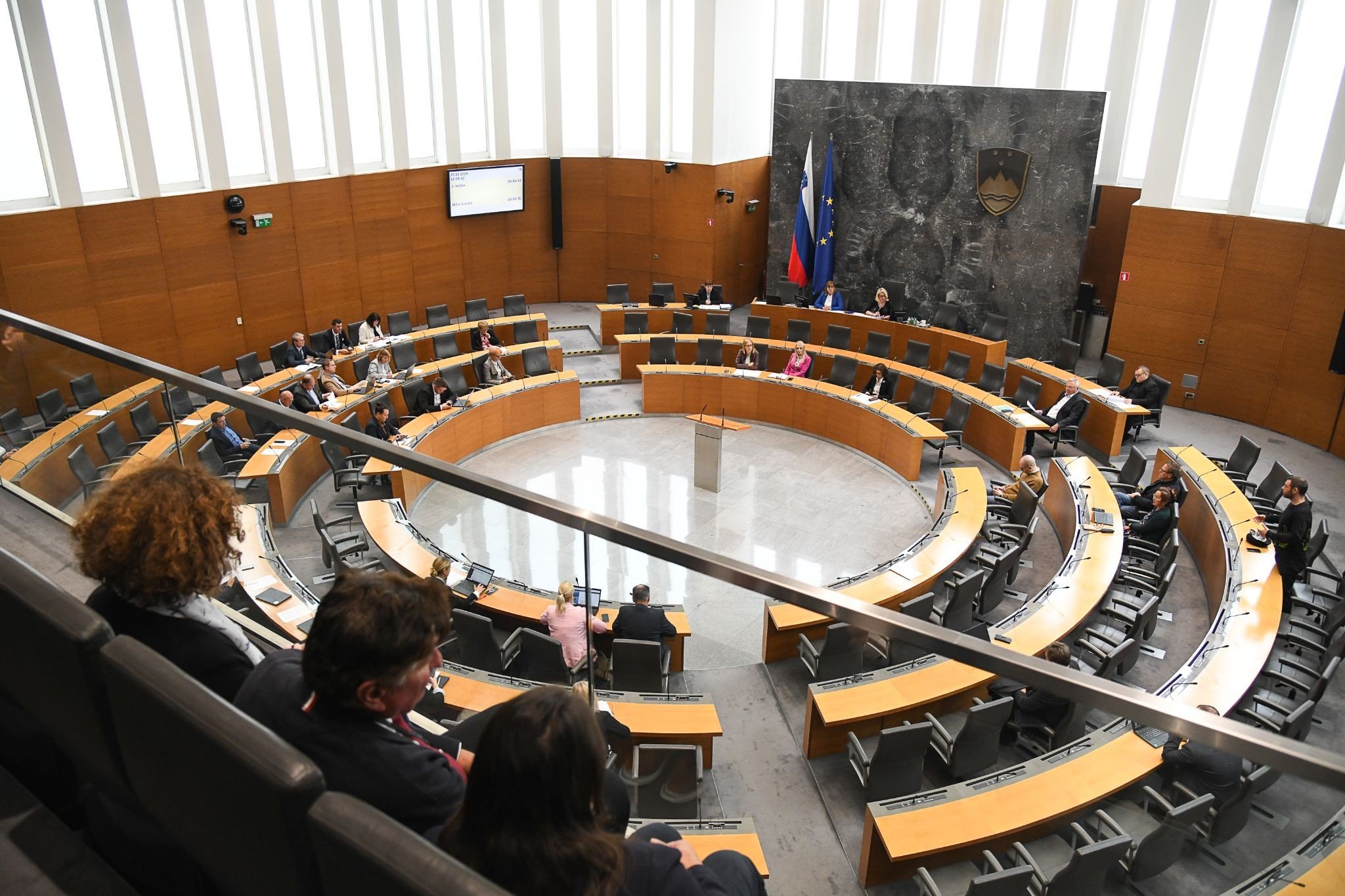 Detektor premoženja: KPK ministrici Klampfer in sekretarju Lebnu izrekla opomin 