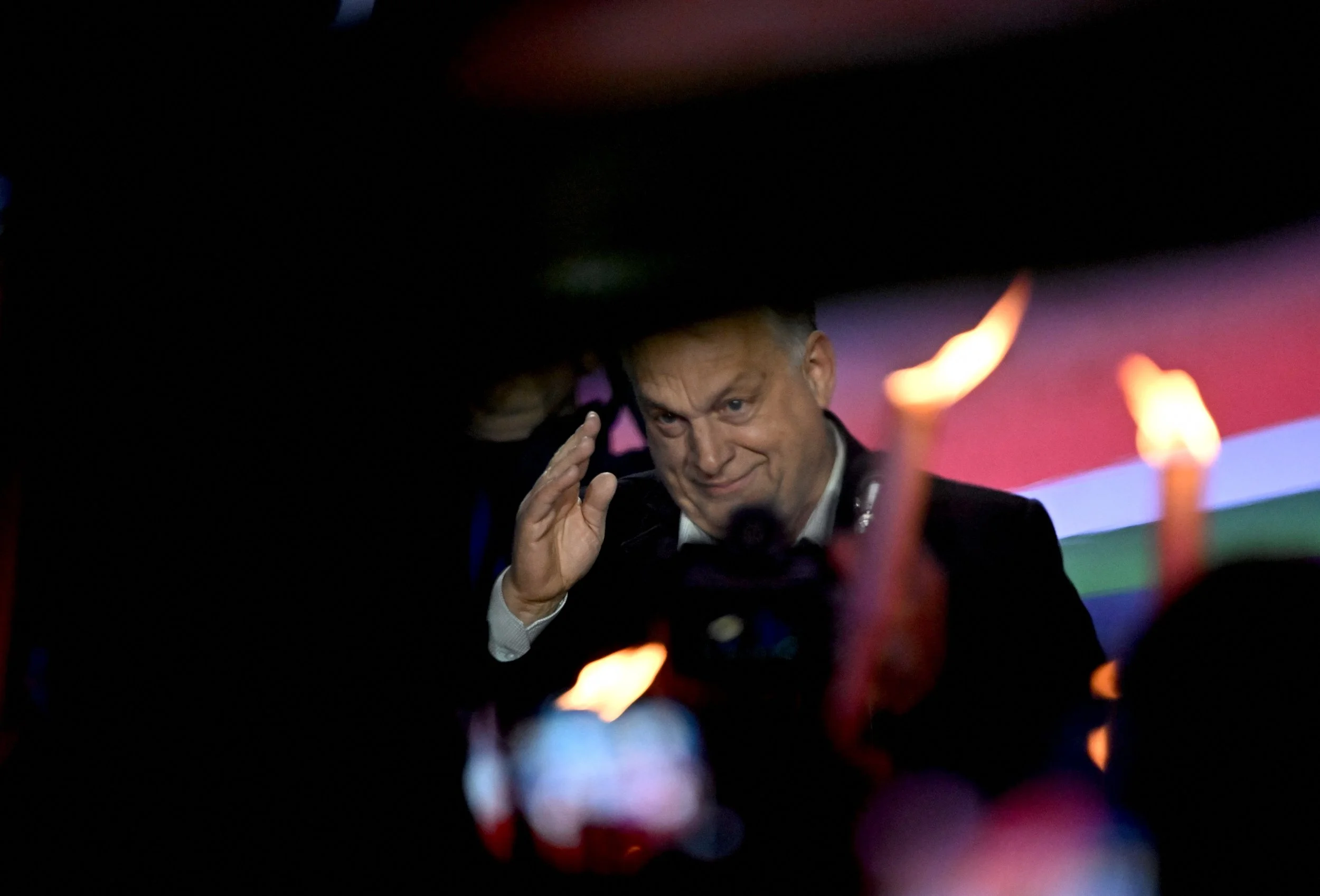 Novinarska razkritja o sodelovanju madžarske vlade z Rusijo spodnašajo Orbána