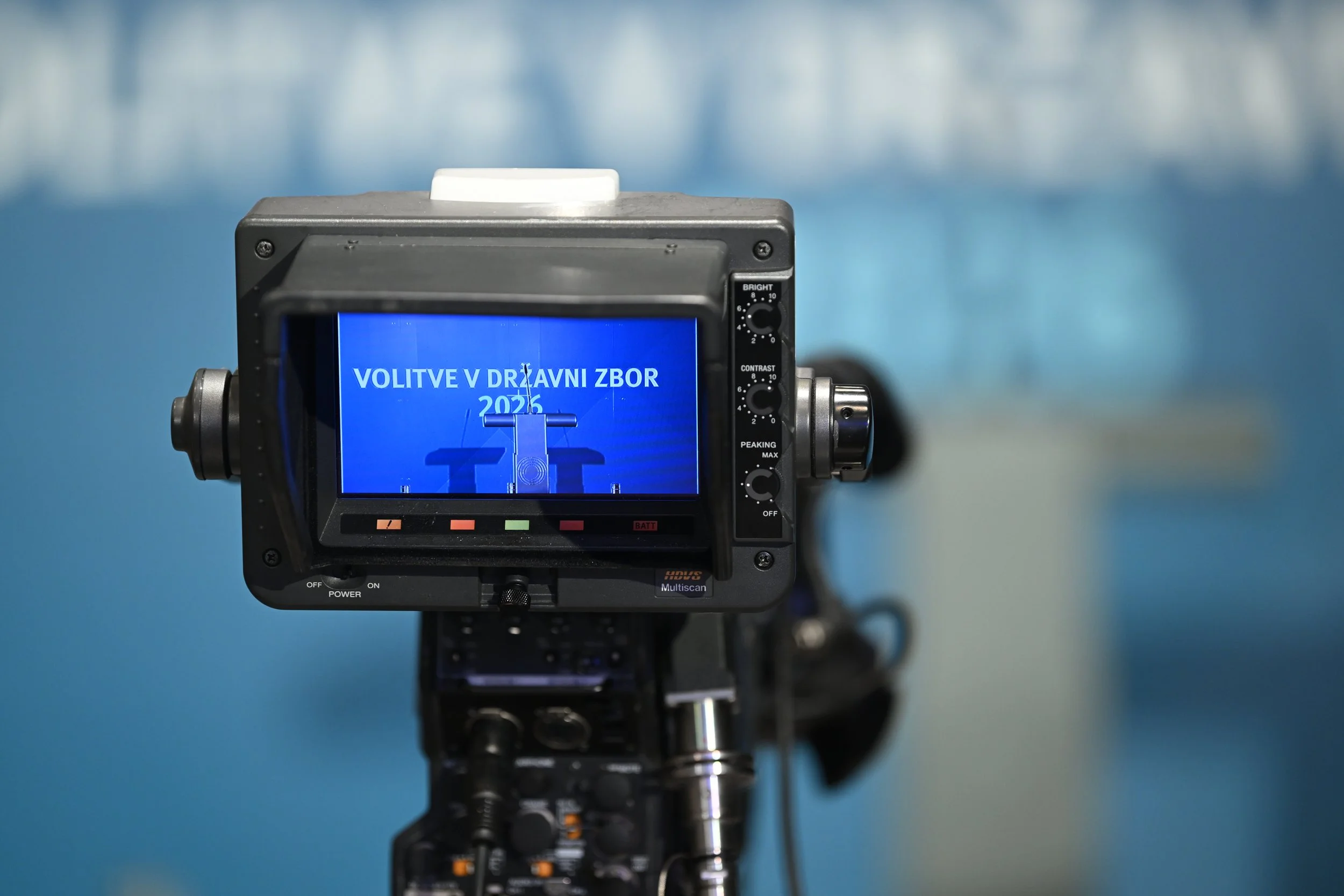 V predvolilnem obdobju prevladovale neresnične trditve