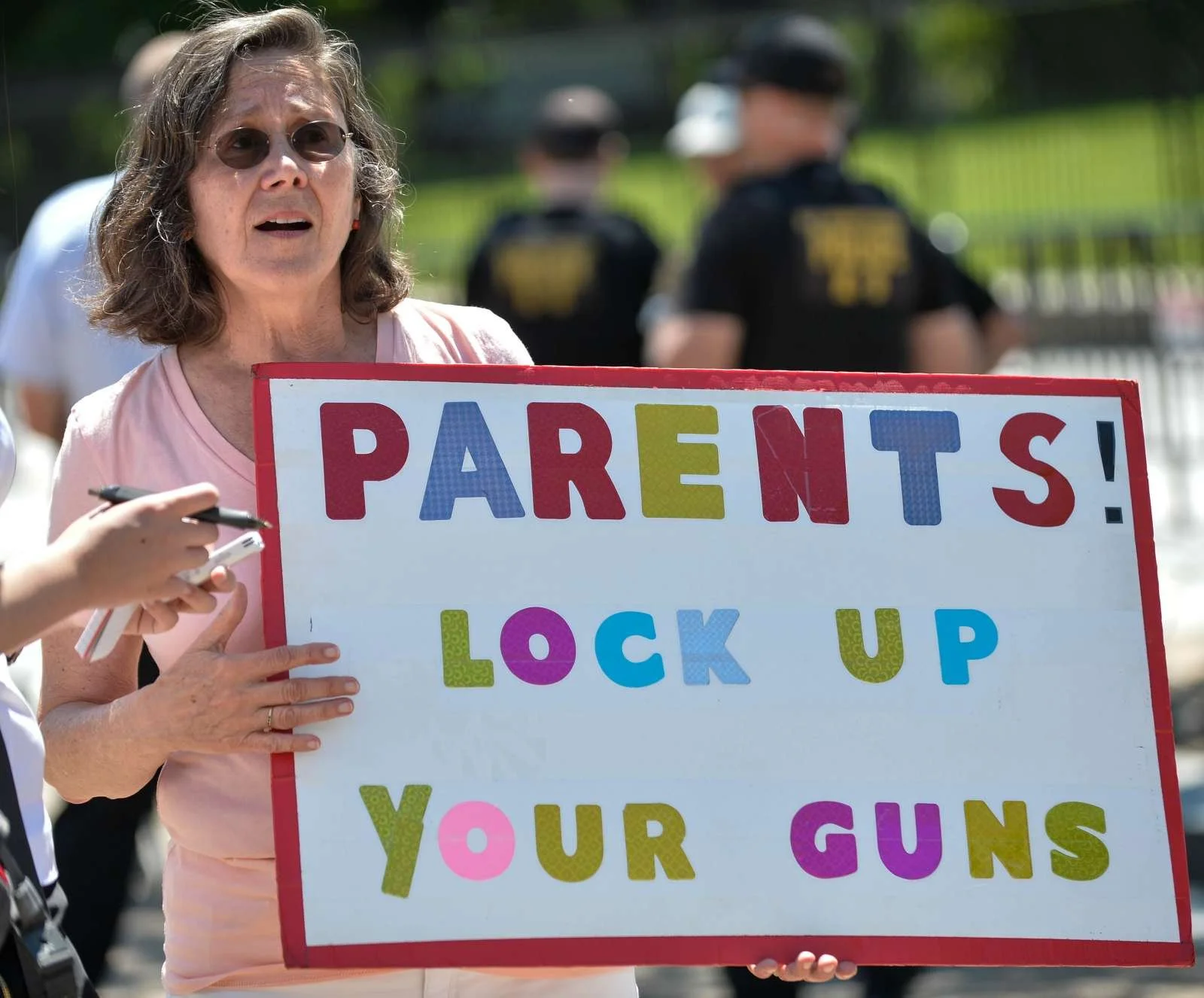  Po podatkih ameriške neprofitne organizacije Everytown je bilo letos v zvezni državi Misisipi, ki ima po njihovih ugotovitvah najmanj strogo zakonodajo o posedovanju orožja v ZDA, s strelnim orožjem ubitih 34 ljudi na sto tisoč prebivalcev. Foto: Xinhua/STA 