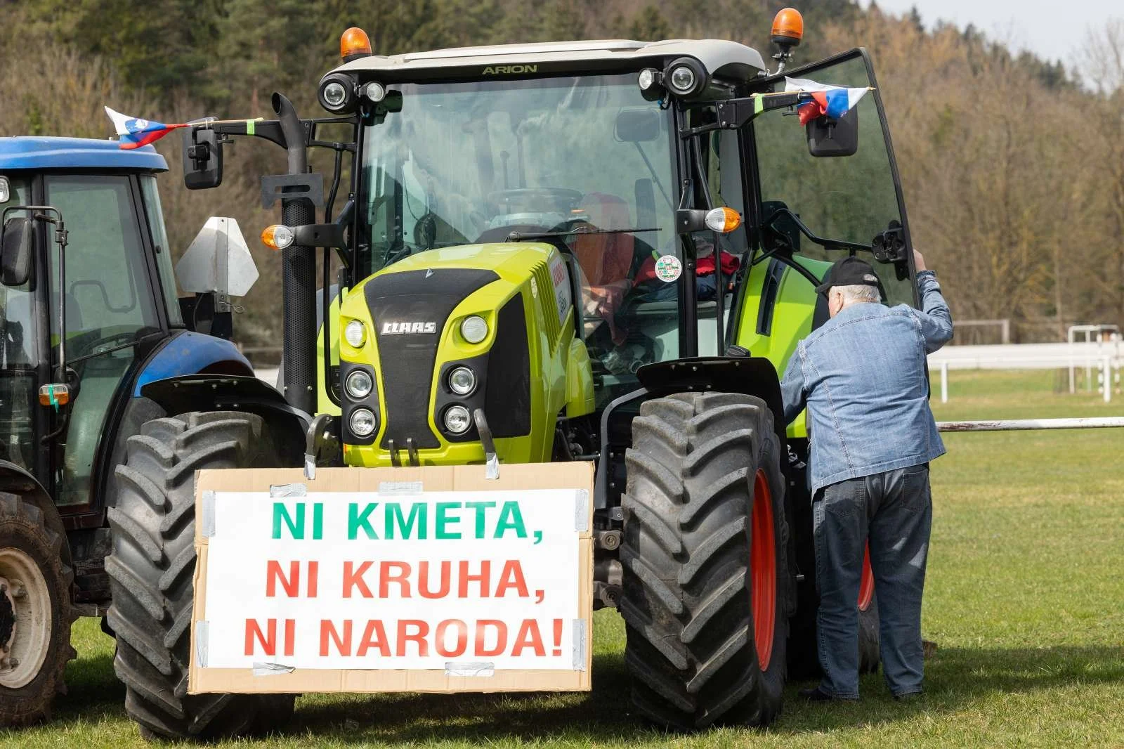  Slovenski kmetovalci in nevladne organizacije na področju kmetijstva, gozdarstva in razvoja podeželja lahko za sredstva kandidirajo na razpisih področnega ministrstva. Foto: Bor Slana/STA 
